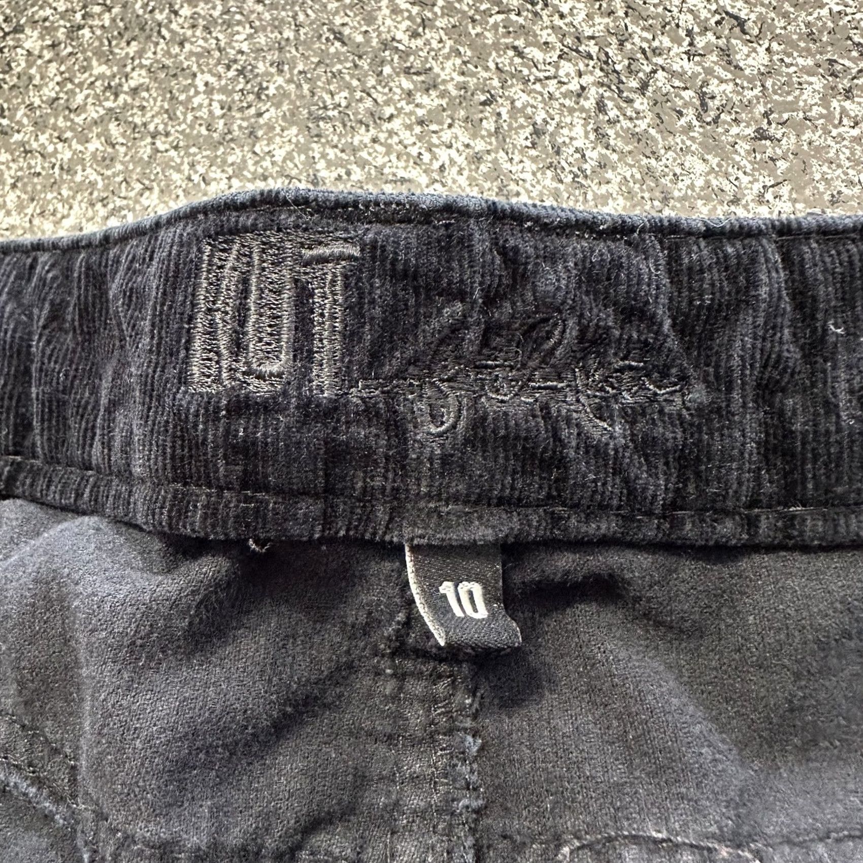 Vintage KUT from the Kloth Corduroy Pants Womens 10 Bootcut Mid Rise Black 34x30 Pant with Pockets Stretch Casual Size 32" / US 10 / IT 46 - 4 Thumbnail