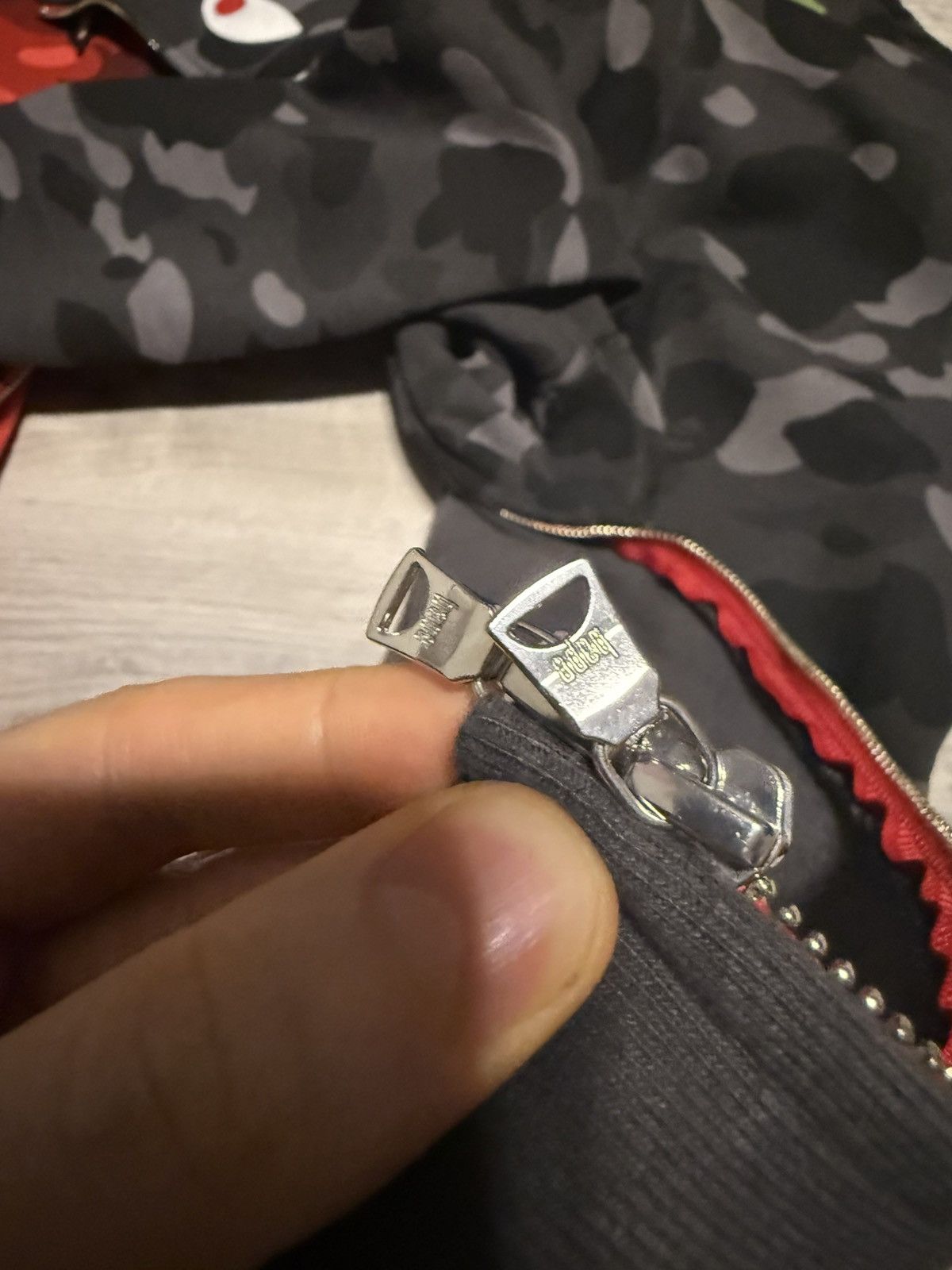 Bape bape camo split hoodie red black Size US XL / EU 56 / 4 - 8 Thumbnail