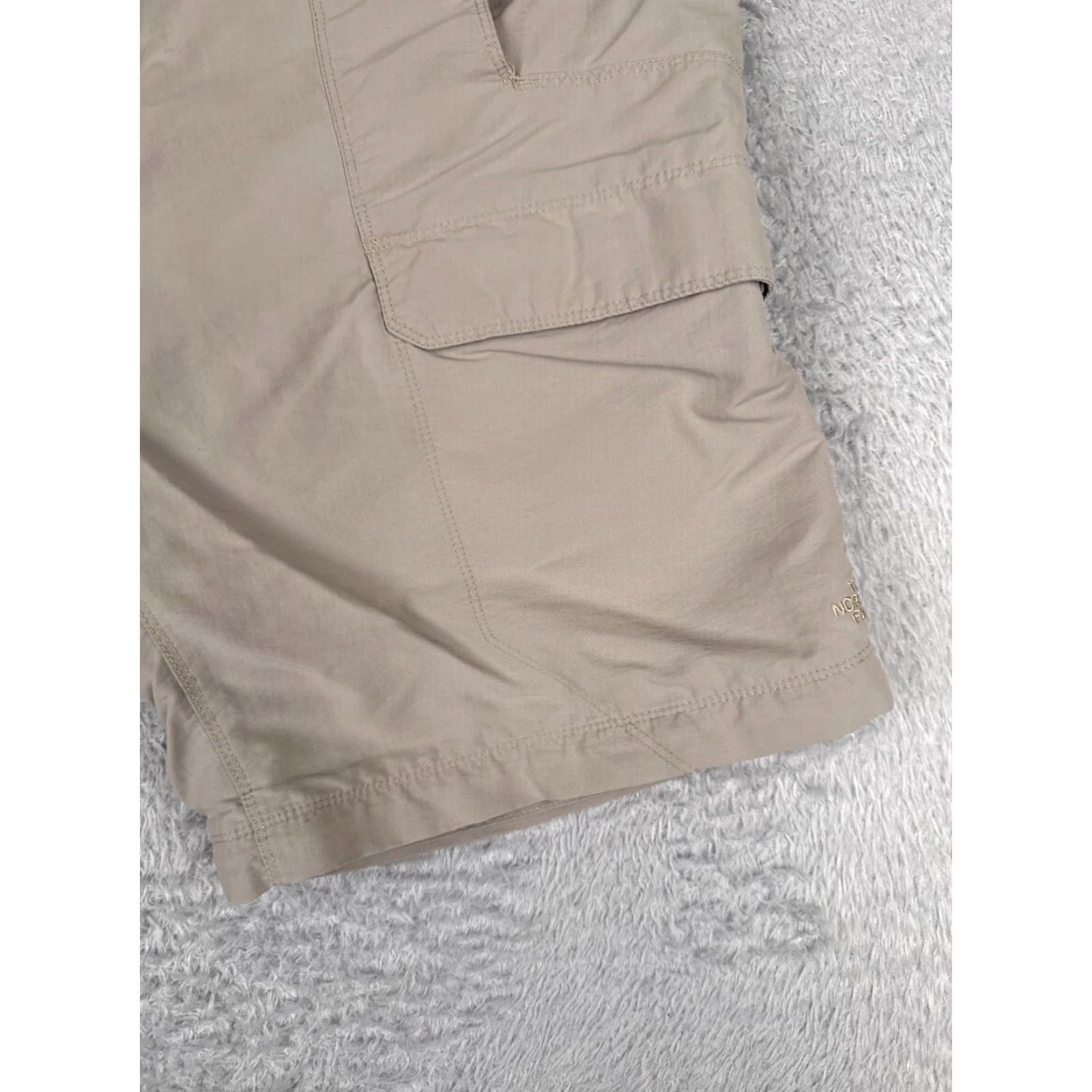 The North Face The North Face Shorts Men 2XL Beige Nylon Cargo Pocket 40x10 Casual Travel 100% Microfiber Vintage No Size US 39 - 2 Thumbnail