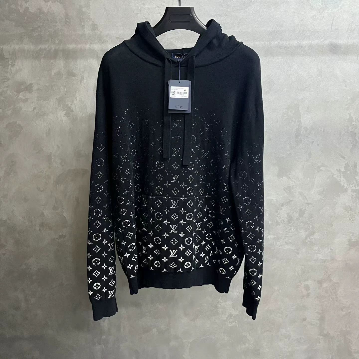 Louis Vuitton Louis Vuitton Black Gradient Print Hoodie Size US XL / EU 56 / 4 - 1 Thumbnail