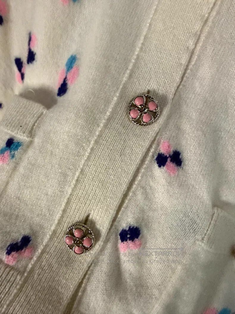 Chanel Chanel 24P new four-leaf clover cashmere white cardigan co Size S / US 4 / IT 40 - 4 Thumbnail
