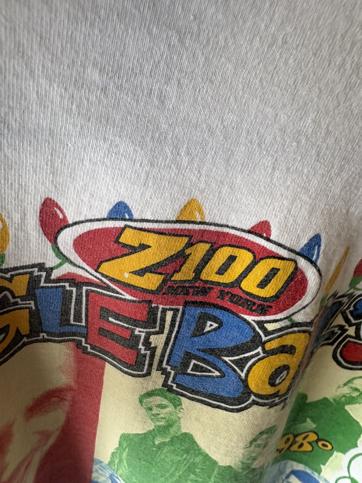 Band Tees 1999 Jingle Ball Concert Long Sleeve T-Shirt Size US L / EU 52-54 / 3 - 5 Thumbnail