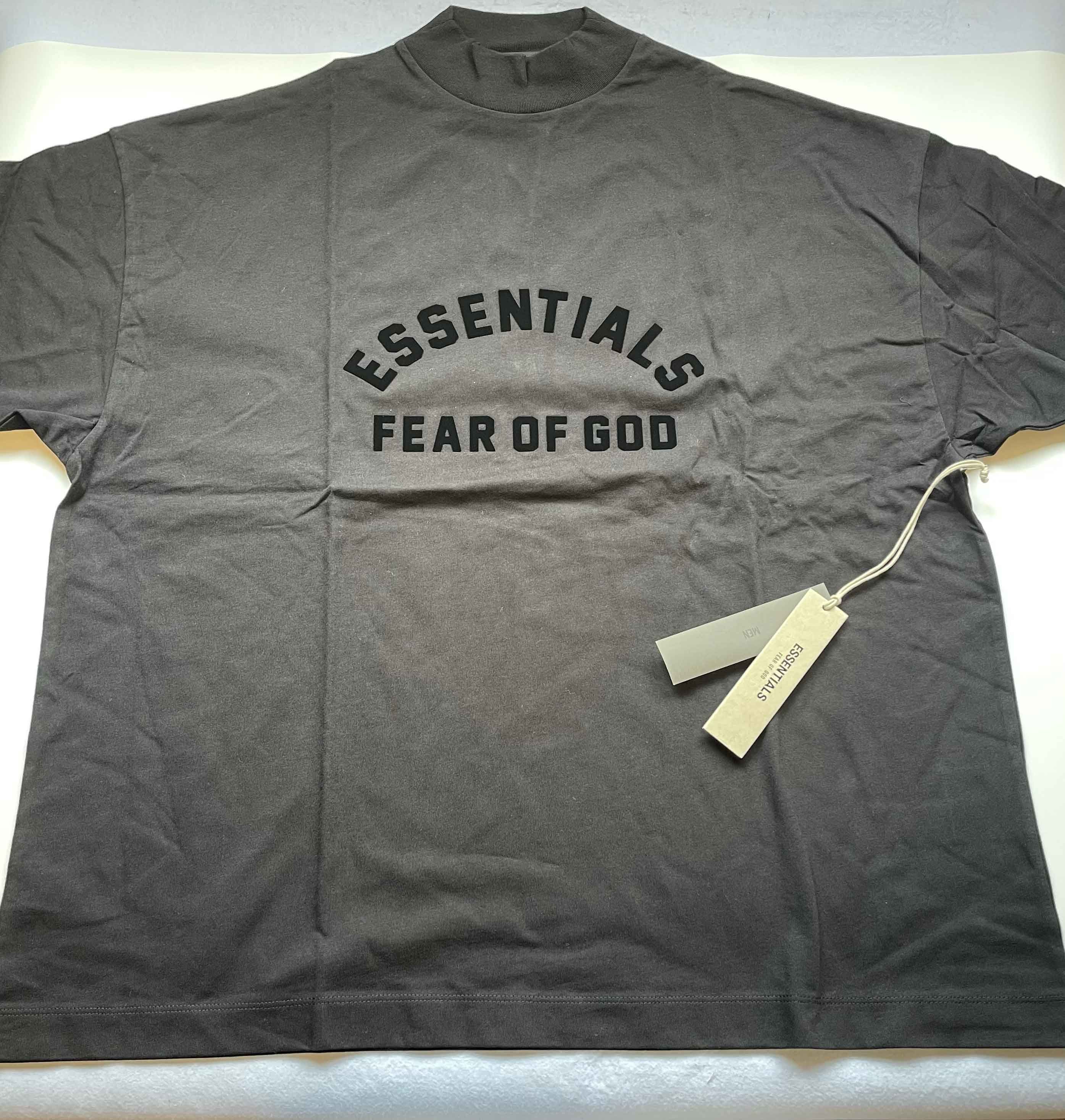 Fear of God 🔥 Fear of God Essentials T-shirt Jet Black Sz (L) Size US L / EU 52-54 / 3 - 5 Thumbnail