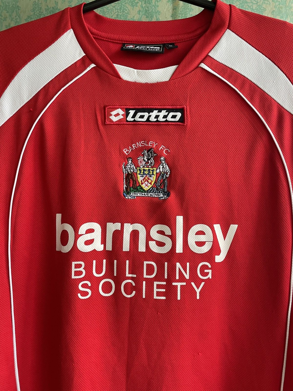 Lotto Sport BARNSLEY 2008/09 HOME IAIN HUME FOOTBALL SHIRT LOTTO JERSEY Size US M / EU 48-50 / 2 - 2 Thumbnail