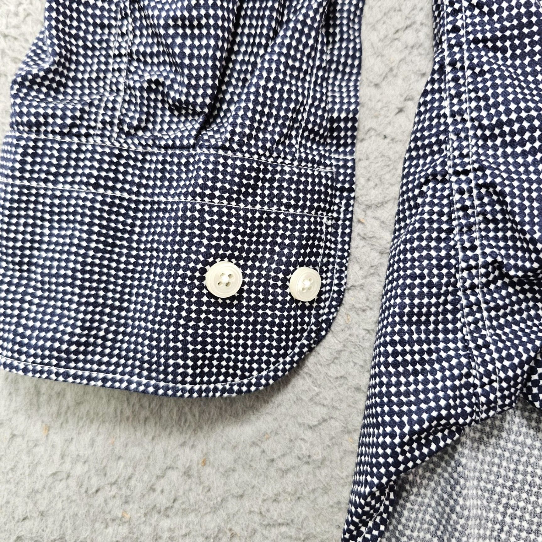 Suitsupply Suitsupply Shirt Mens 40 15 3/4 Blue White Geometric Button Down Long Sleeve Dress Shirt Mens Regular Blue Geometric 100% Cotton Mens Size US L / EU 52-54 / 3 - 7 Thumbnail