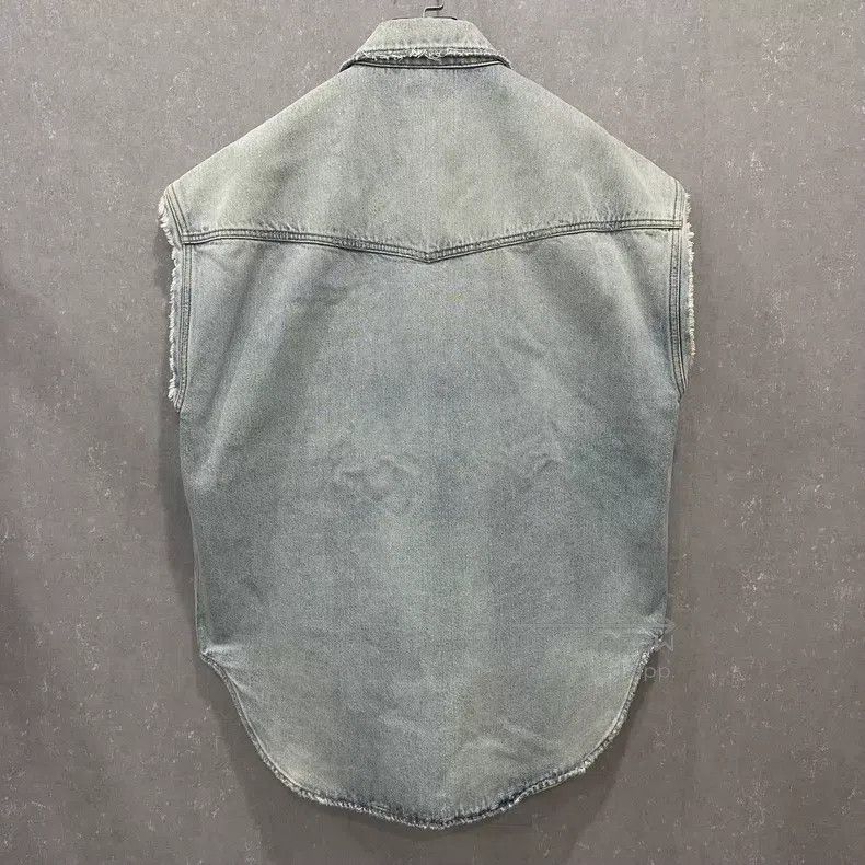 Balenciaga Balenciaga Ripped Design Denim Vest with Frayed Edges Size US XS / EU 42 / 0 - 4 Thumbnail