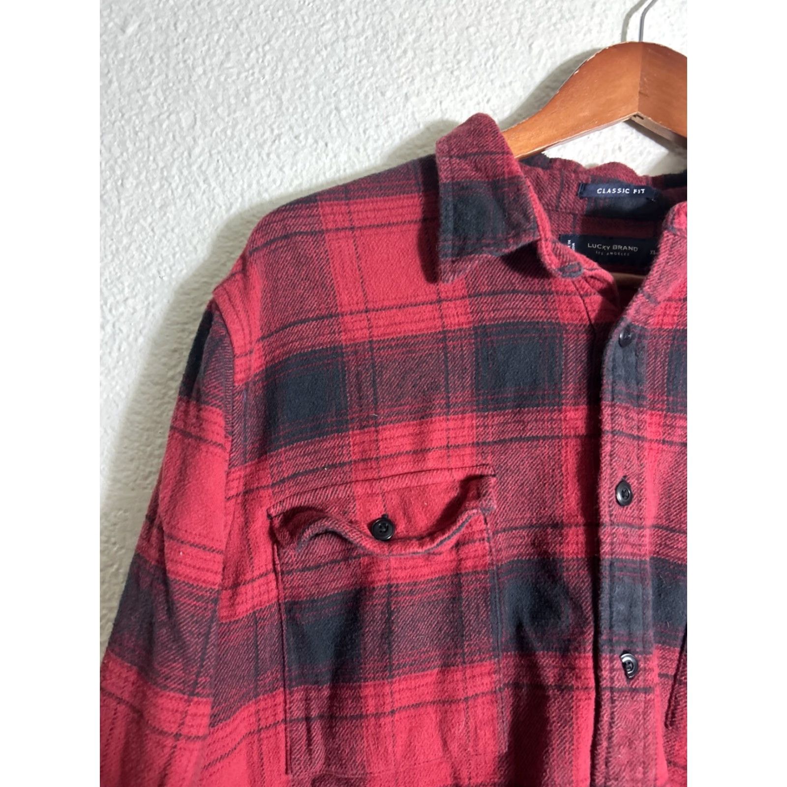 Lucky Brand Lucky Brand Mens XL Classic Fit Flannel Shirt Red Black Plaid Flaws Buttons Size US XL / EU 56 / 4 - 3 Thumbnail