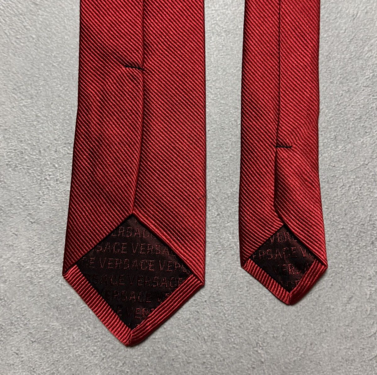 Versace Versace 100% Silk Cravatte Tie Red Small Logo Size ONE SIZE - 4 Thumbnail