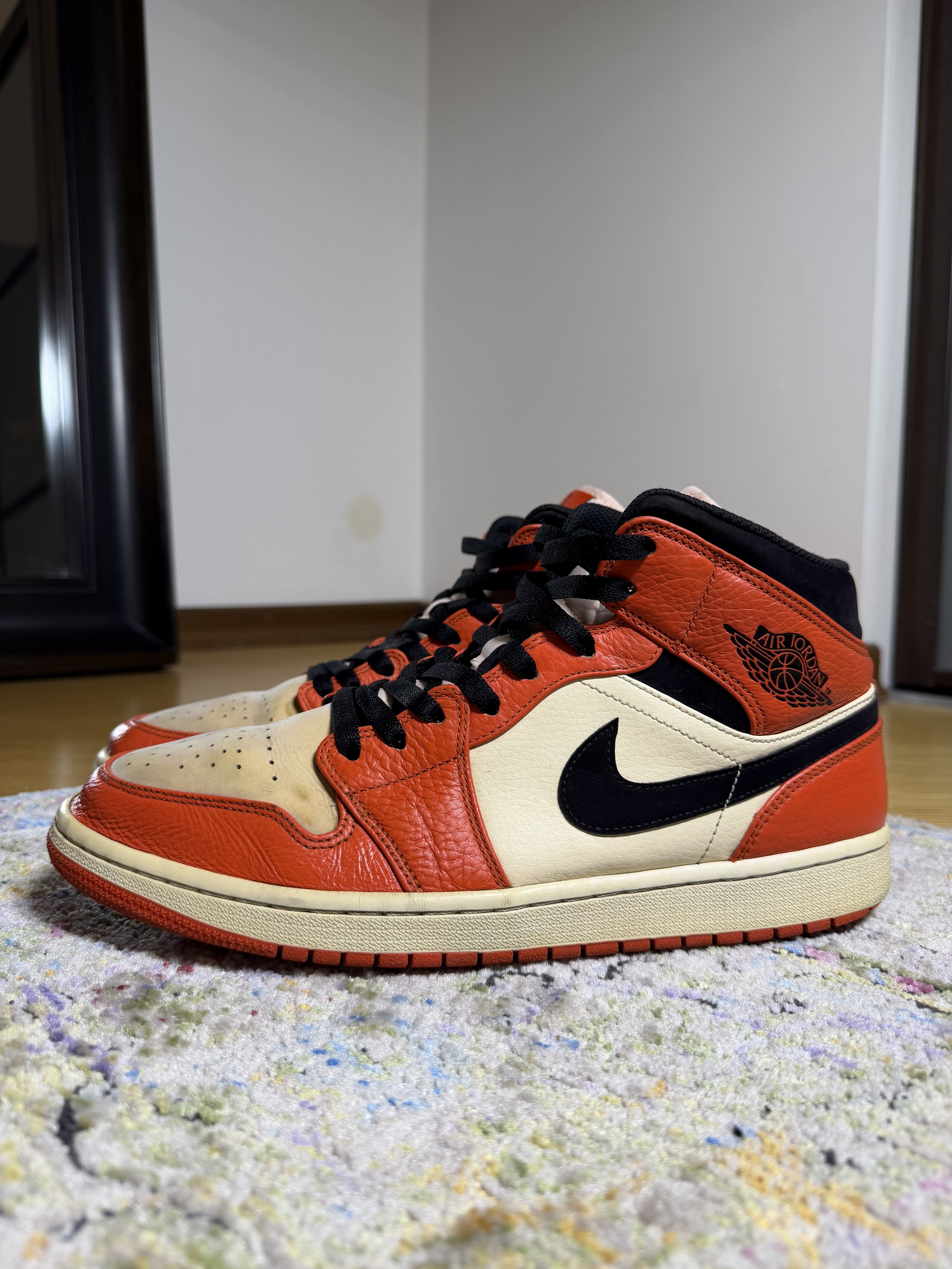 Jordan Brand Air Jordan 1 Mid SE "Team Orange" Sneakers Size US 11.5 / EU 44-45 - 1 Thumbnail