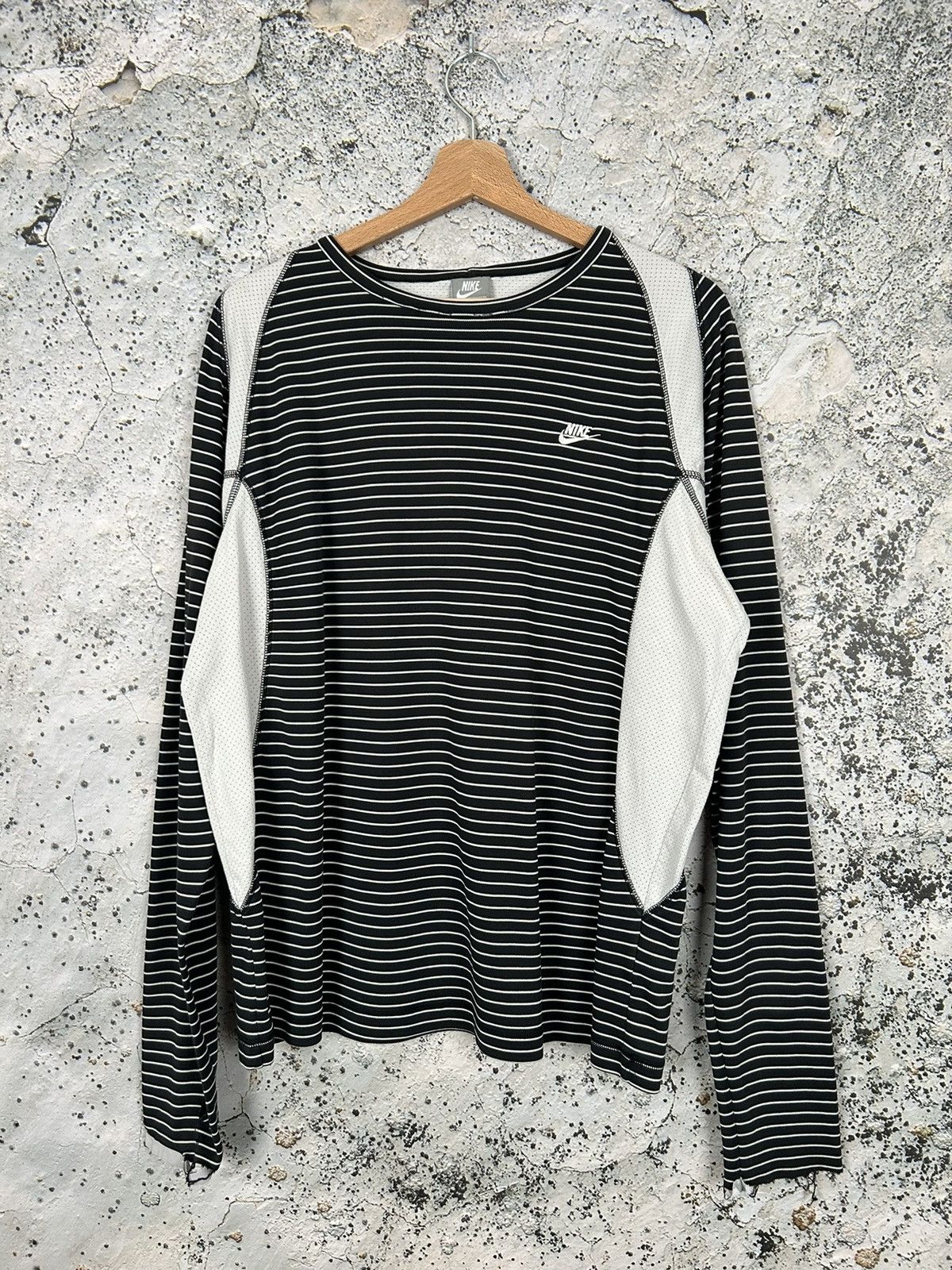 Nike Vintage Nike Stripped Jersey Longsleeve Sportswear Hype Size US L / EU 52-54 / 3 - 1 Thumbnail