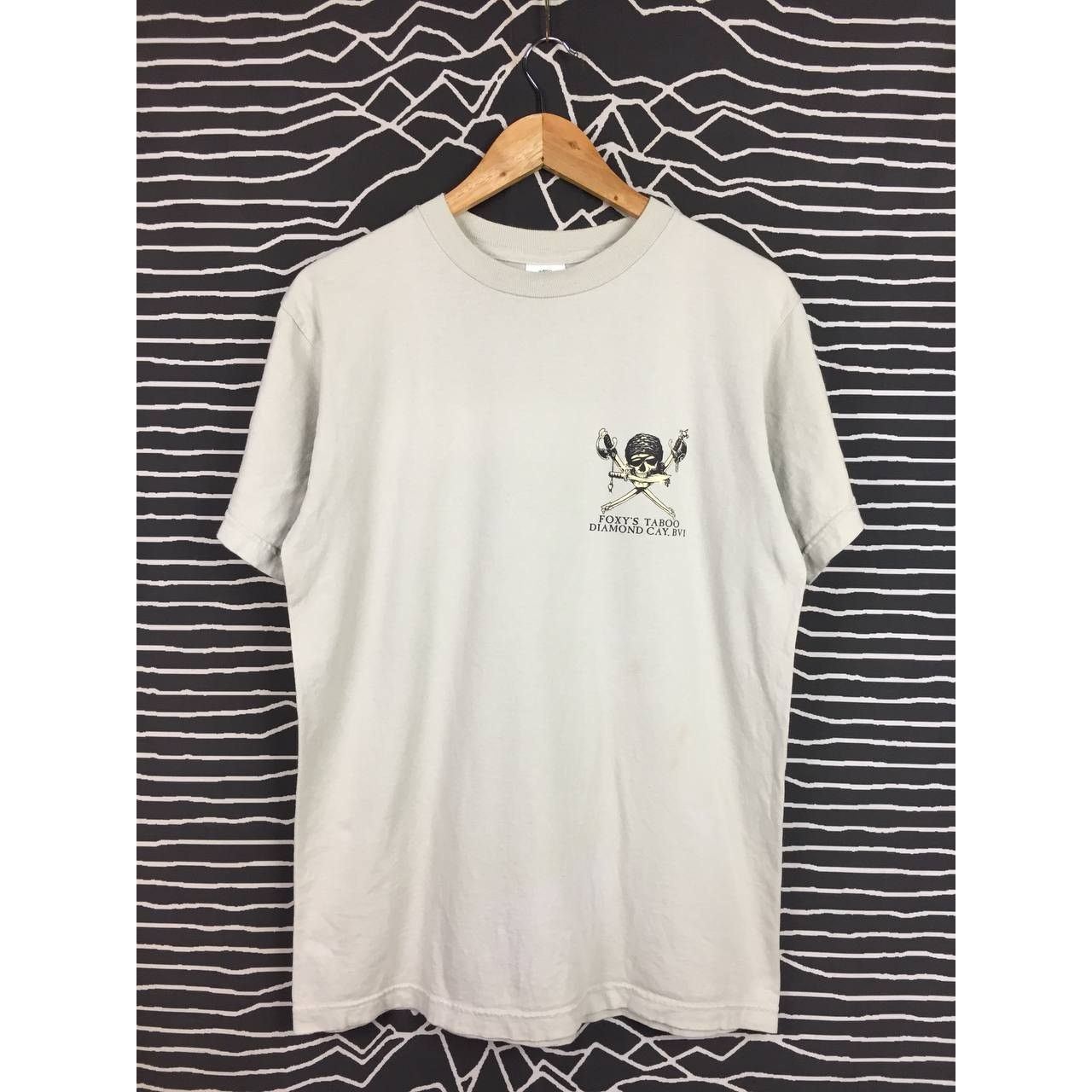 Vintage Vtg Gravity Live Slow Foxy's Taboo Diamond Cay Pirate Tee Size US M / EU 48-50 / 2 - 9 Thumbnail