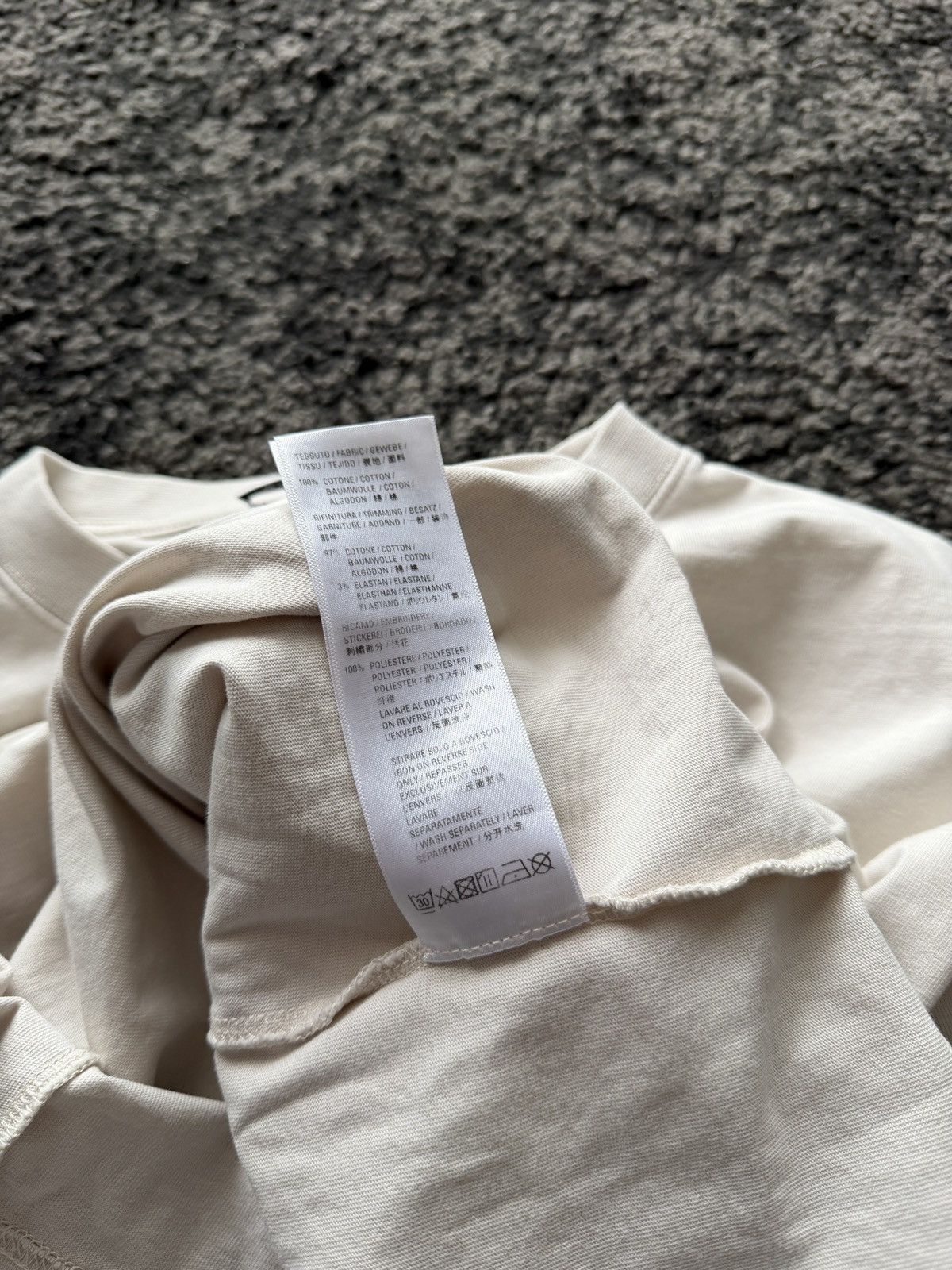 Balenciaga Balenciaga Unity Logo Tshirt Size US XS / EU 42 / 0 - 6 Thumbnail