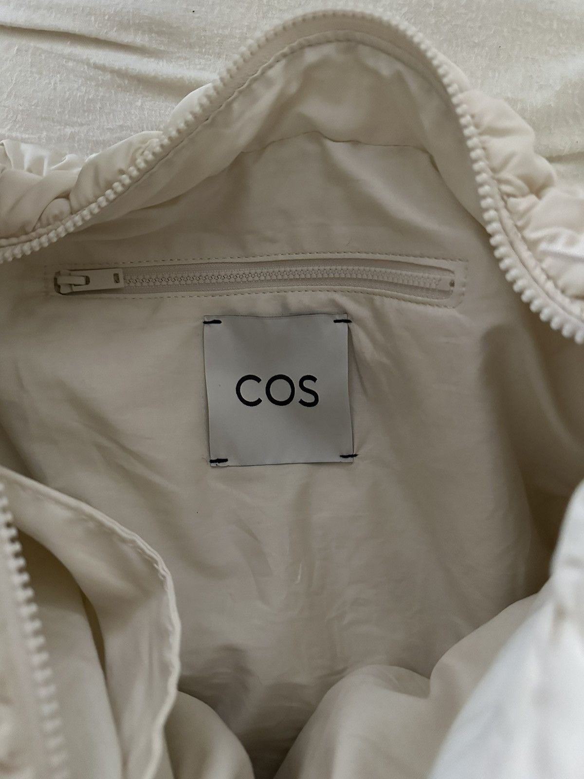 Cos Cos white oversized quilted bag Size ONE SIZE - 2 Thumbnail