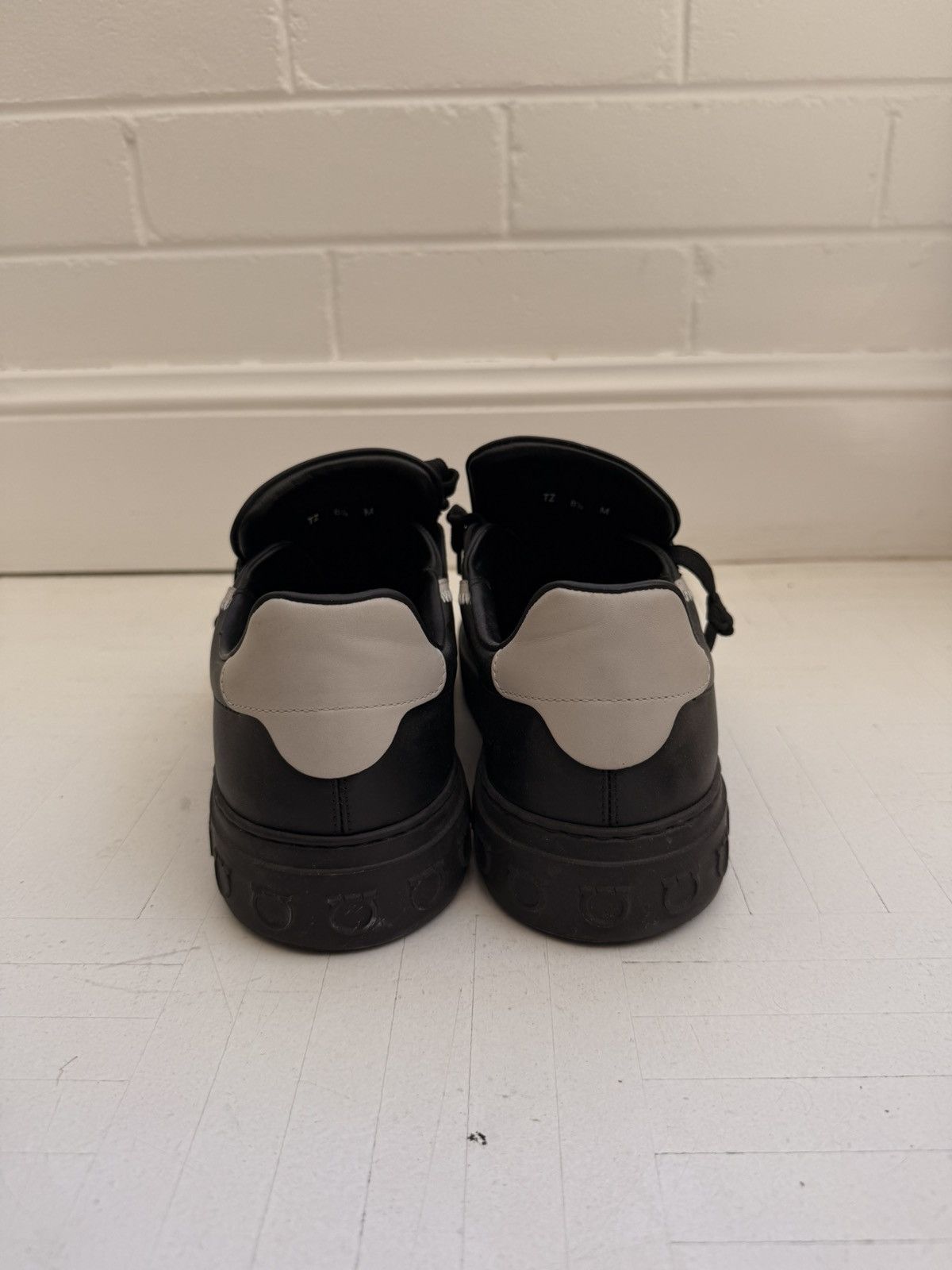 Salvatore Ferragamo Fergamo sneakers barely worn Size US 8.5 / EU 41-42 - 19 Thumbnail