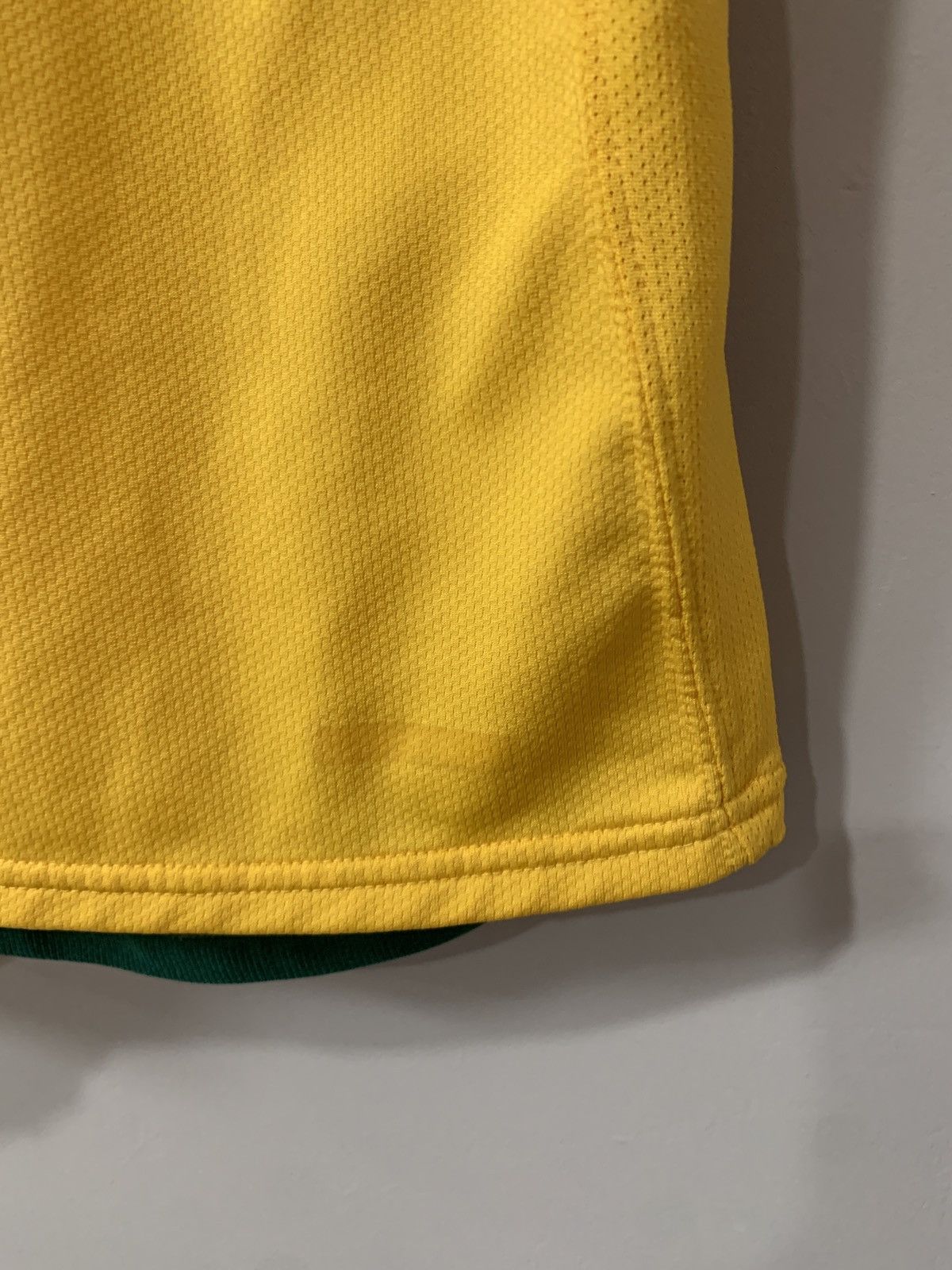 Nike × Vintage Womens Australia Home Football Shirt Nike Soccer Jersey Sz M Size S / US 4 / IT 40 - 6 Thumbnail