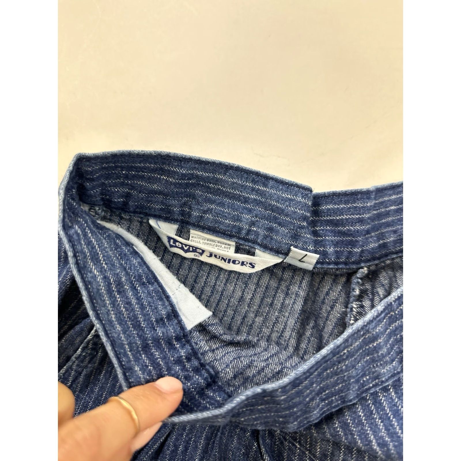 Levi's VINTAGE Levi's Jeans Womens 24 Blue Pleated Denim 70s USA Size 42" / US 20 - 6 Thumbnail