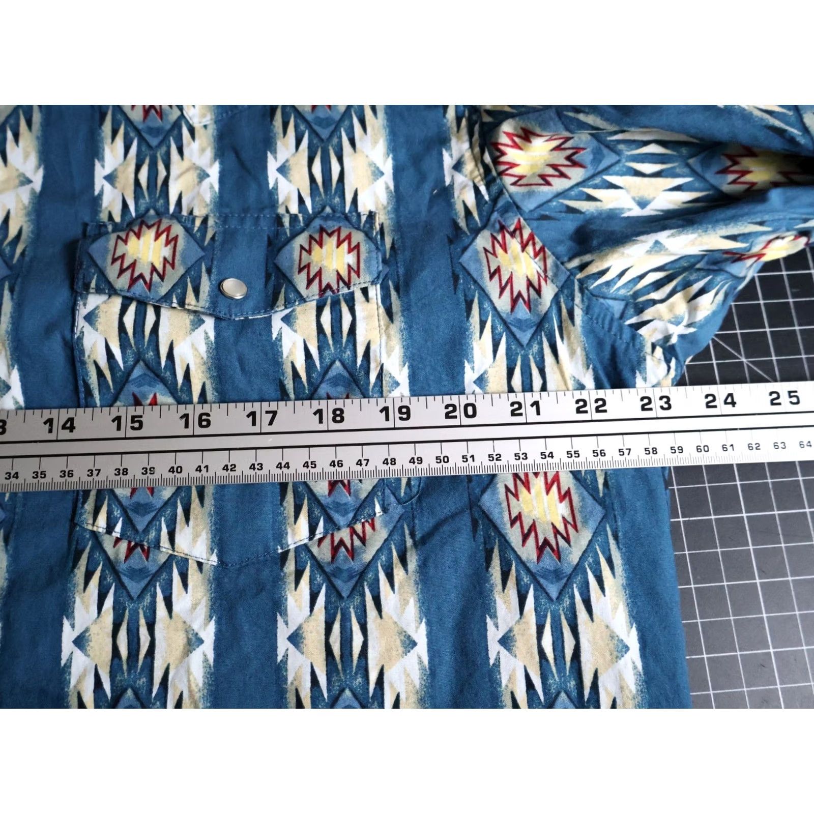 Wrangler VINTAGE Wrangler Western Shirt Men's Large Blue Aztec Pattern Navajo Southwestern Shirt Size US L / EU 52-54 / 3 - 5 Thumbnail