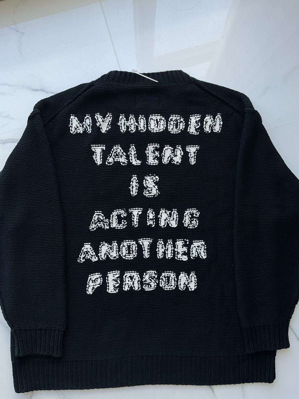 トップス doublet hidden message knit Doublet Hidden Message Embroidery T-Shirt - White | Garmentory