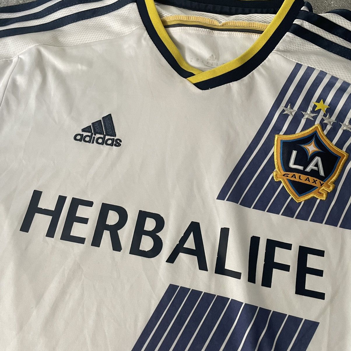 Adidas Retro LA GALAXY tee Adidas away jersey 90s Beckham Herbalife Size US XL / EU 56 / 4 - 2 Thumbnail