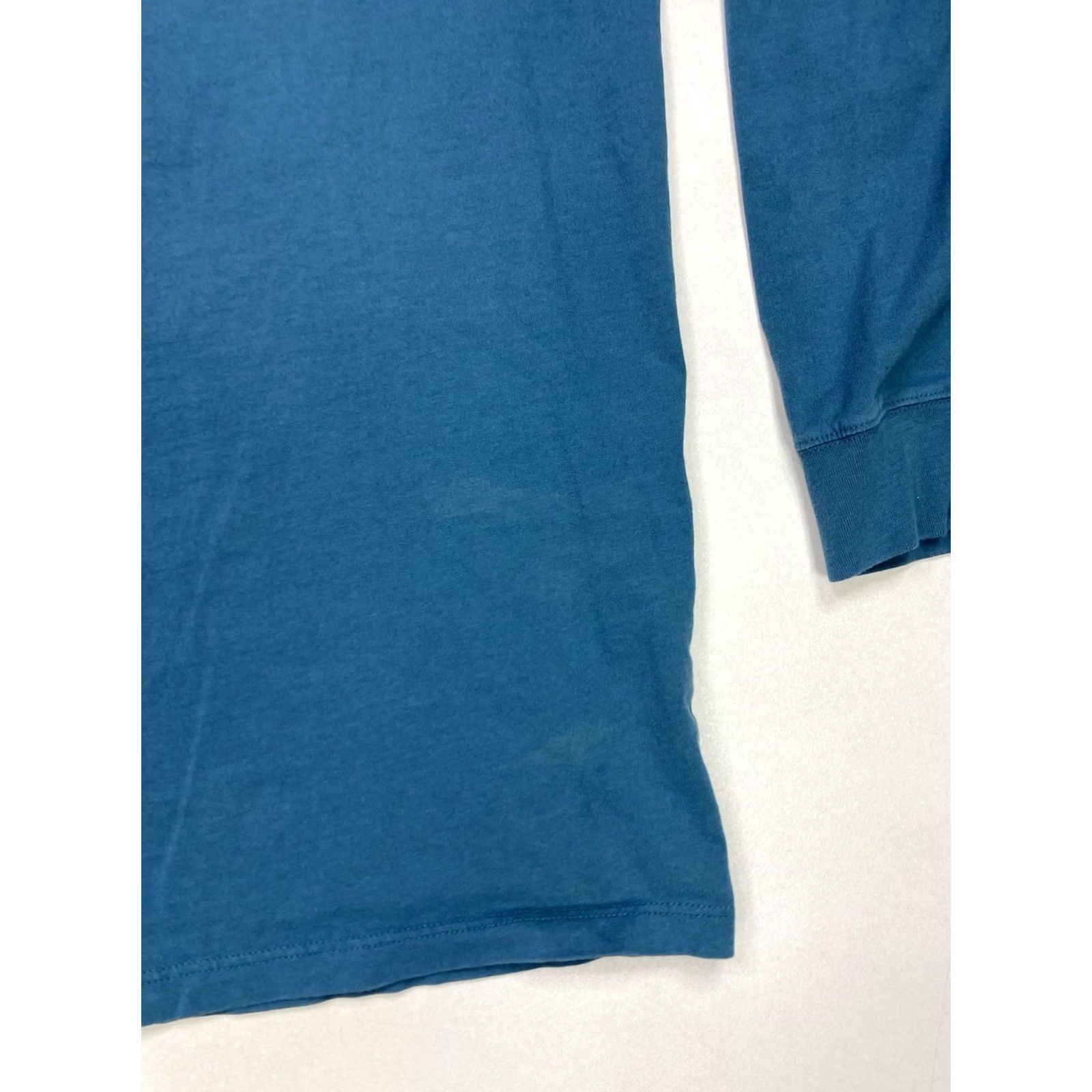 Vineyard Vines Vineyard Vines VVYC 1998 Flag Graphic T-shirt Men XL Blue Long Sleeve Shirt XL Mens Size US XL / EU 56 / 4 - 4 Thumbnail