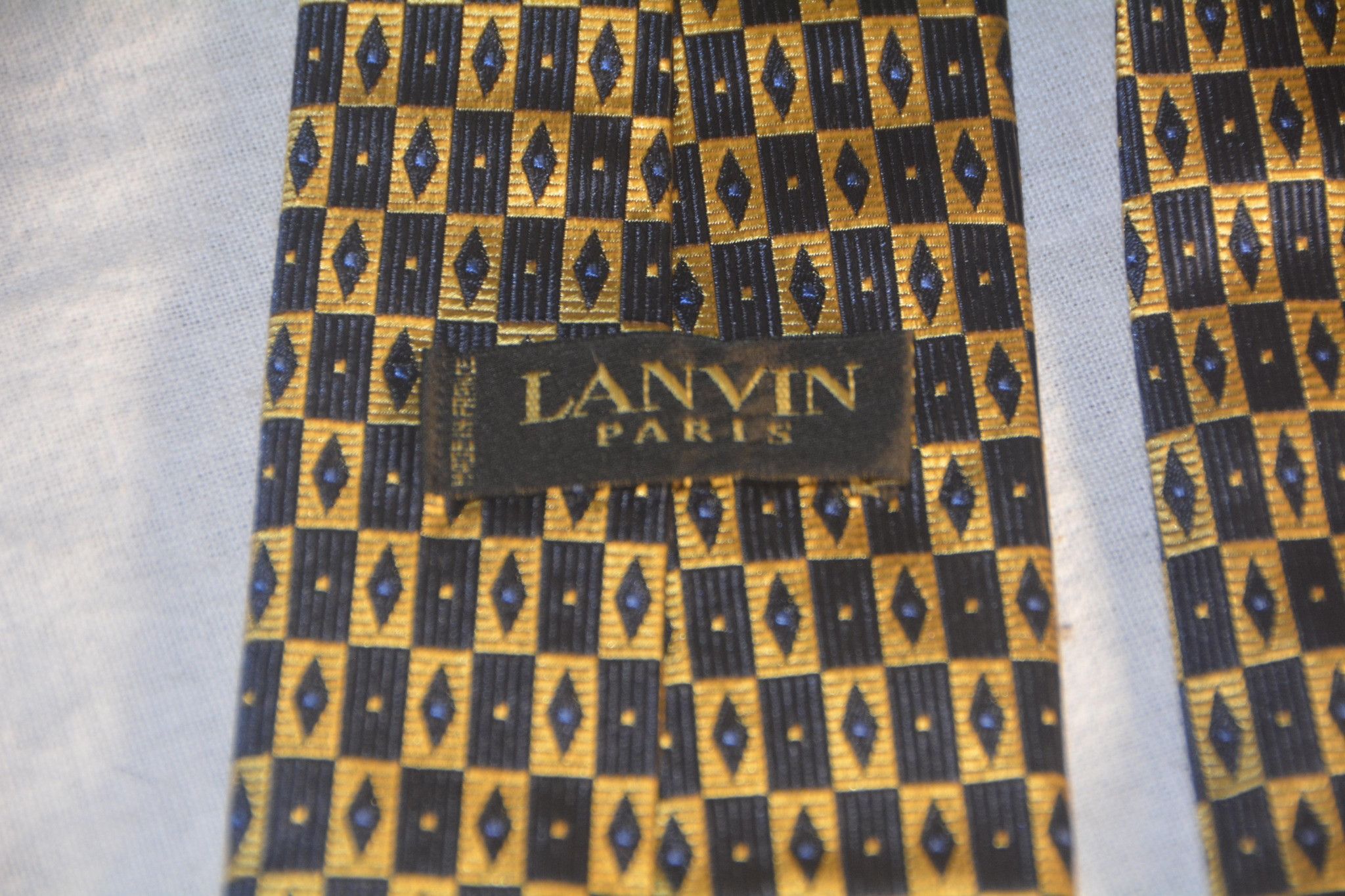 Lanvin Vintage Lanvin Paris Silk Necktie Gold And Navy Geometric Pattern Size ONE SIZE - 5 Thumbnail