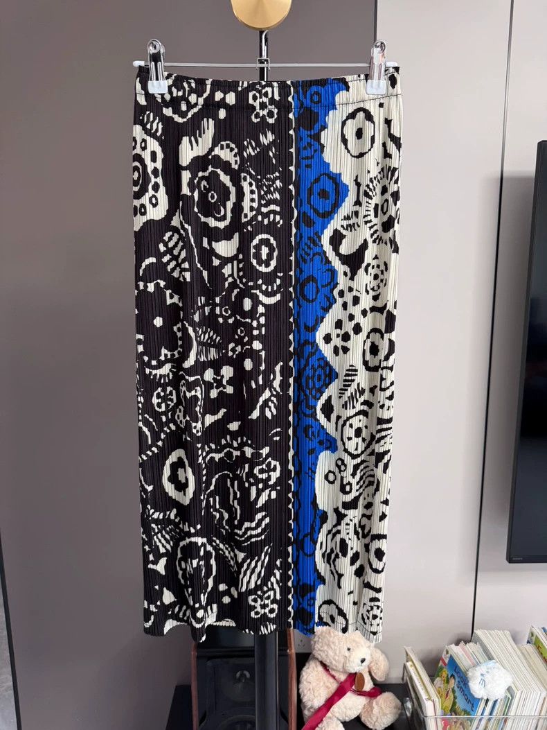 Issey Miyake Issey Miyake size:3 Window flower half skirt Size 42" / US 20 - 1 Thumbnail