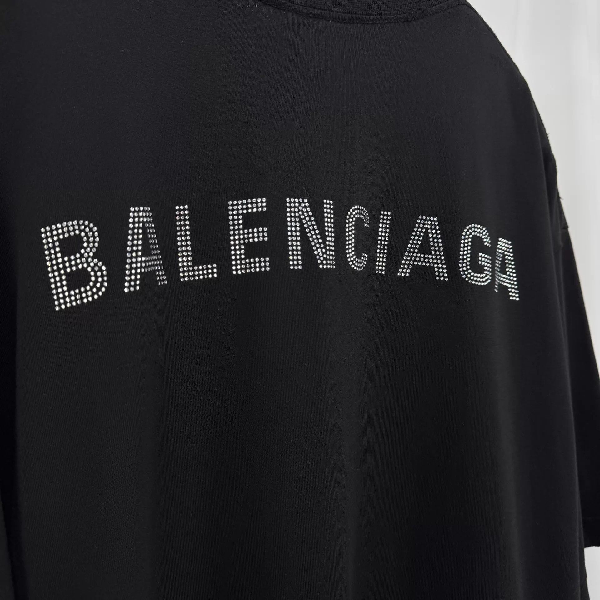 Balenciaga Balenciaga Crystal Logo Distressed S/S T-shirt 99 New Size US S / EU 44-46 / 1 - 4 Thumbnail