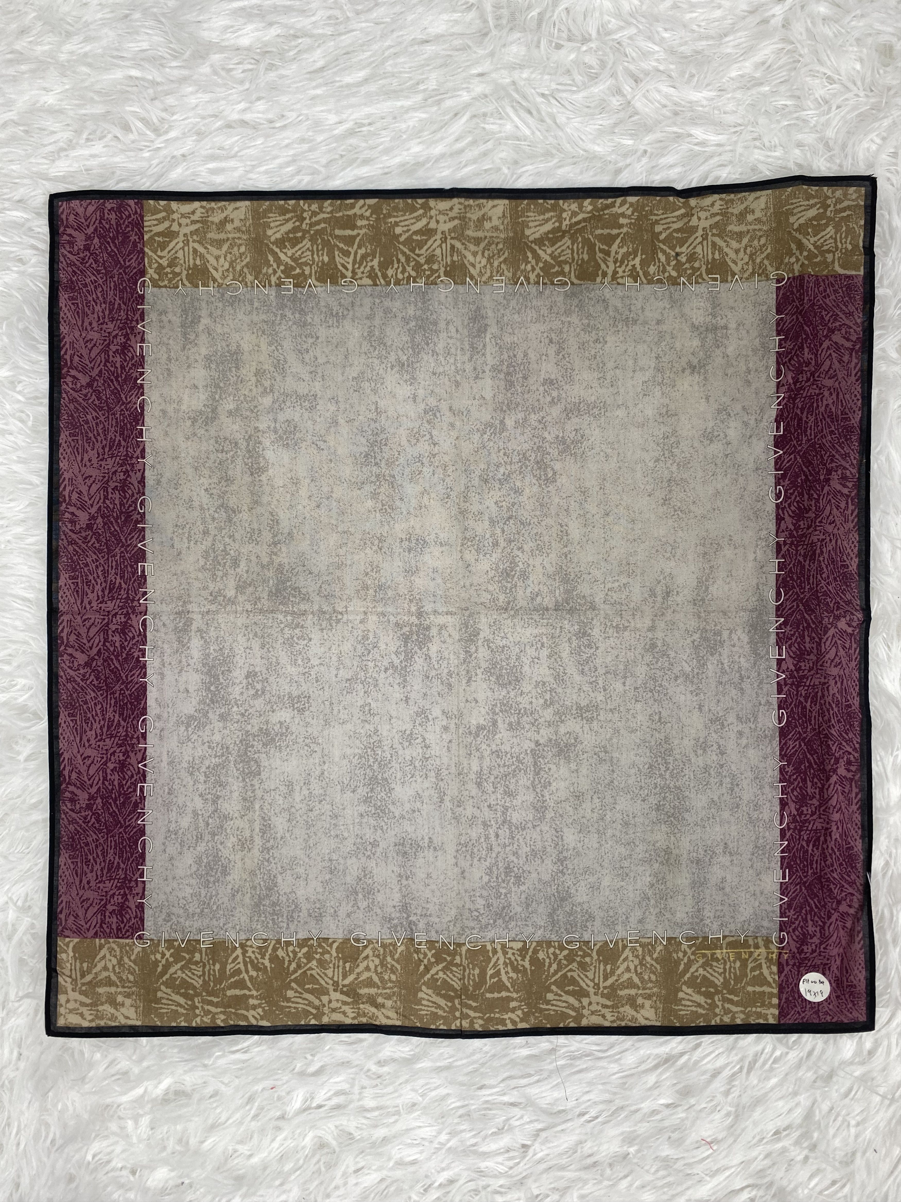 Givenchy × Vintage Vintage Givenchy Handkerchief PH0034 Size ONE SIZE - 3 Thumbnail