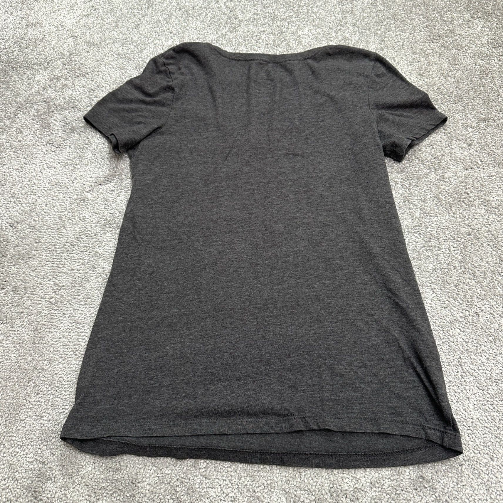 NFL NFL Team Apparel Raiders T-Shirt Womens Small Dark Gray V-Neck Graphic Size S / US 4 / IT 40 - 2 Thumbnail