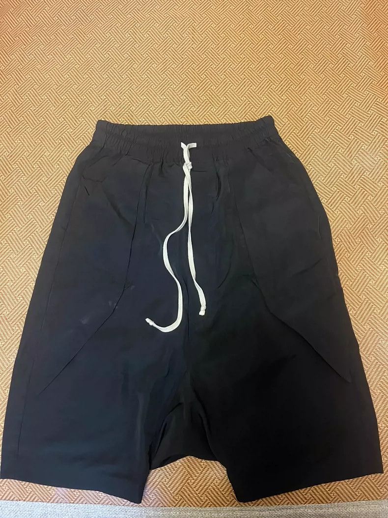 Rick Owens Men's Black Drop-Crotch Shorts - dmc