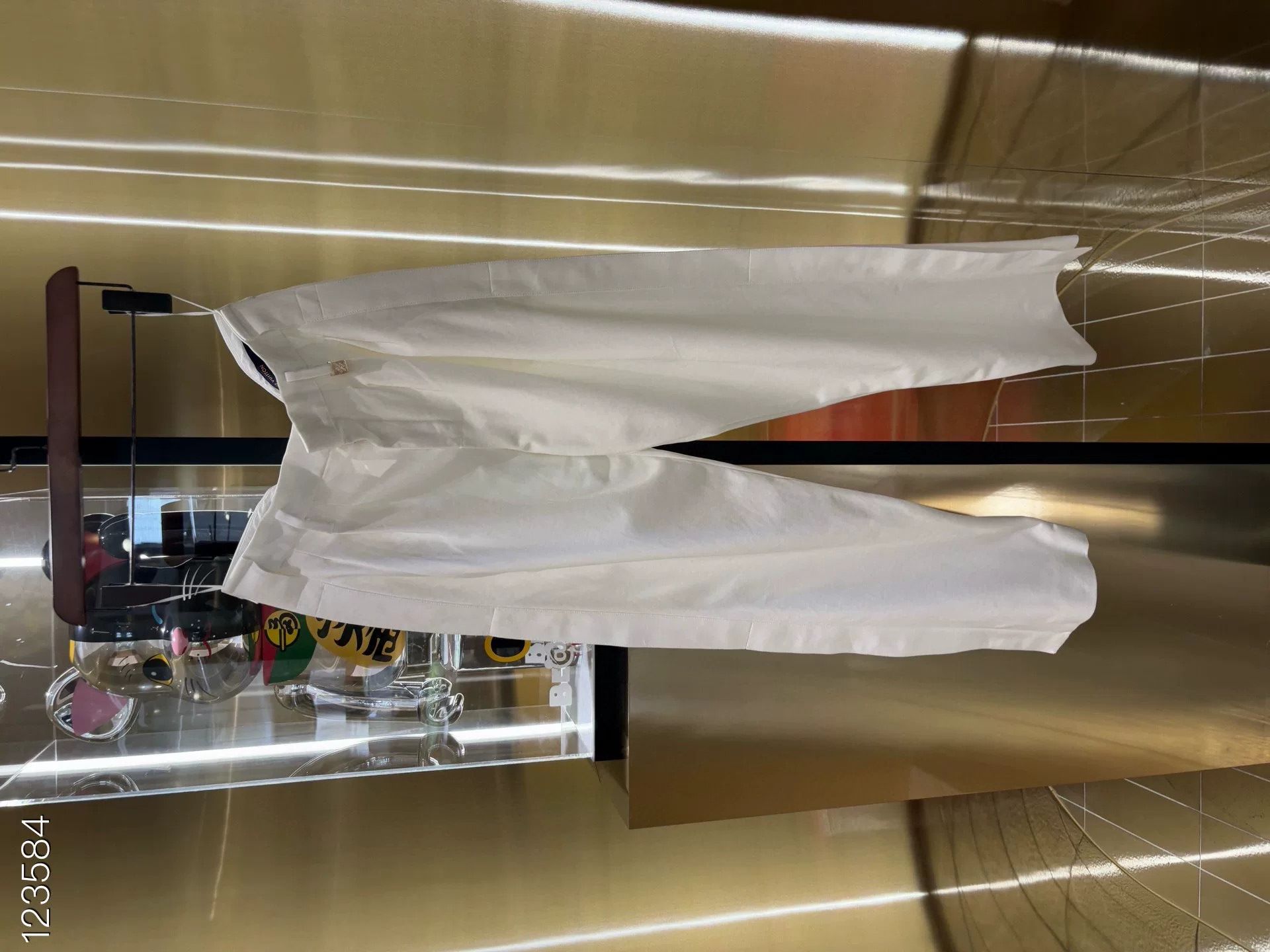 Louis Vuitton Louis Vuitton White Straight Women's Pants Size 36" / US 14 / IT 50 - 1 Thumbnail
