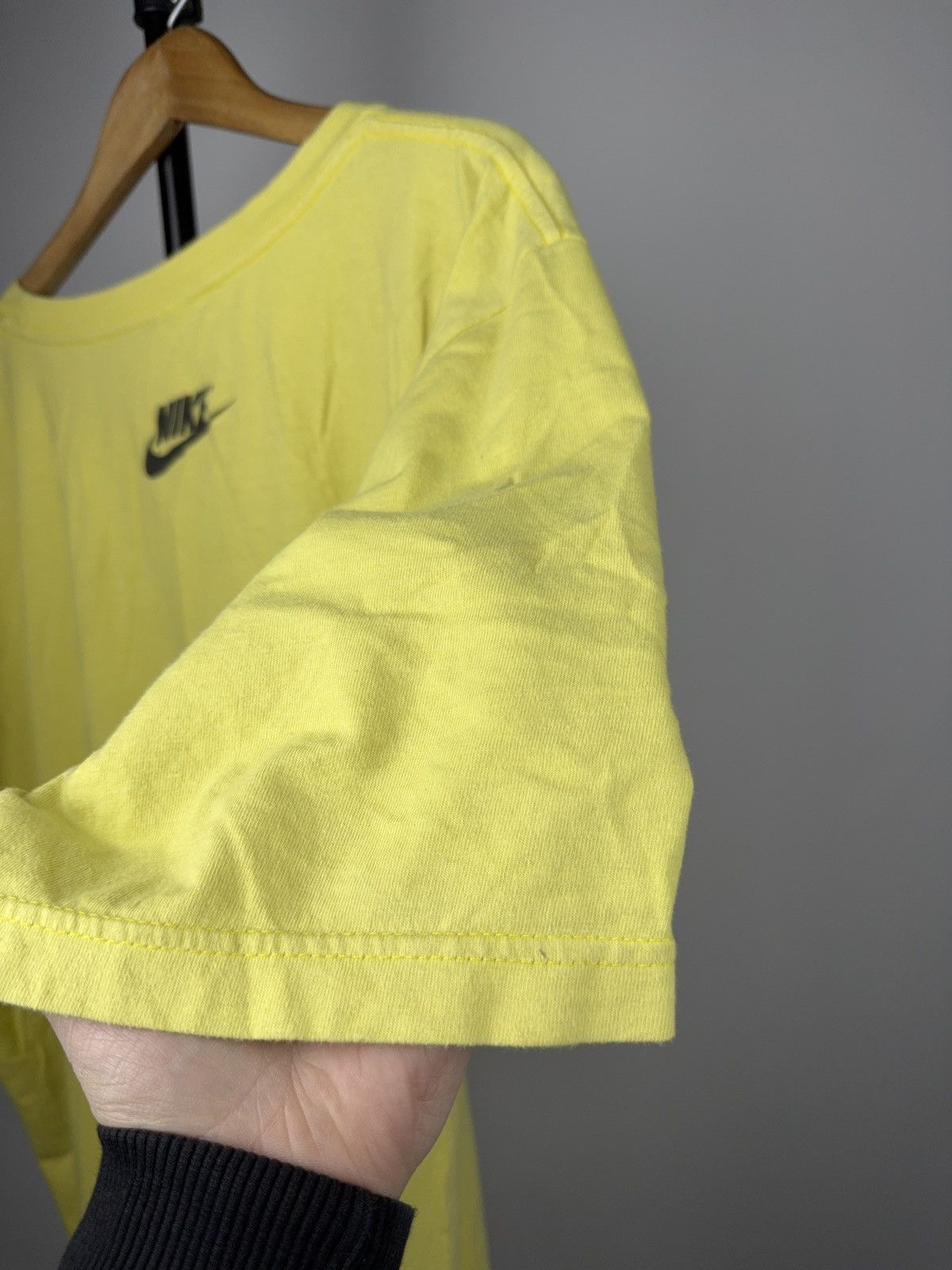 Nike Vintage Retro USA 90s Nike Yellow Tee with Big Swoosh Logo Size US XL / EU 56 / 4 - 19 Thumbnail