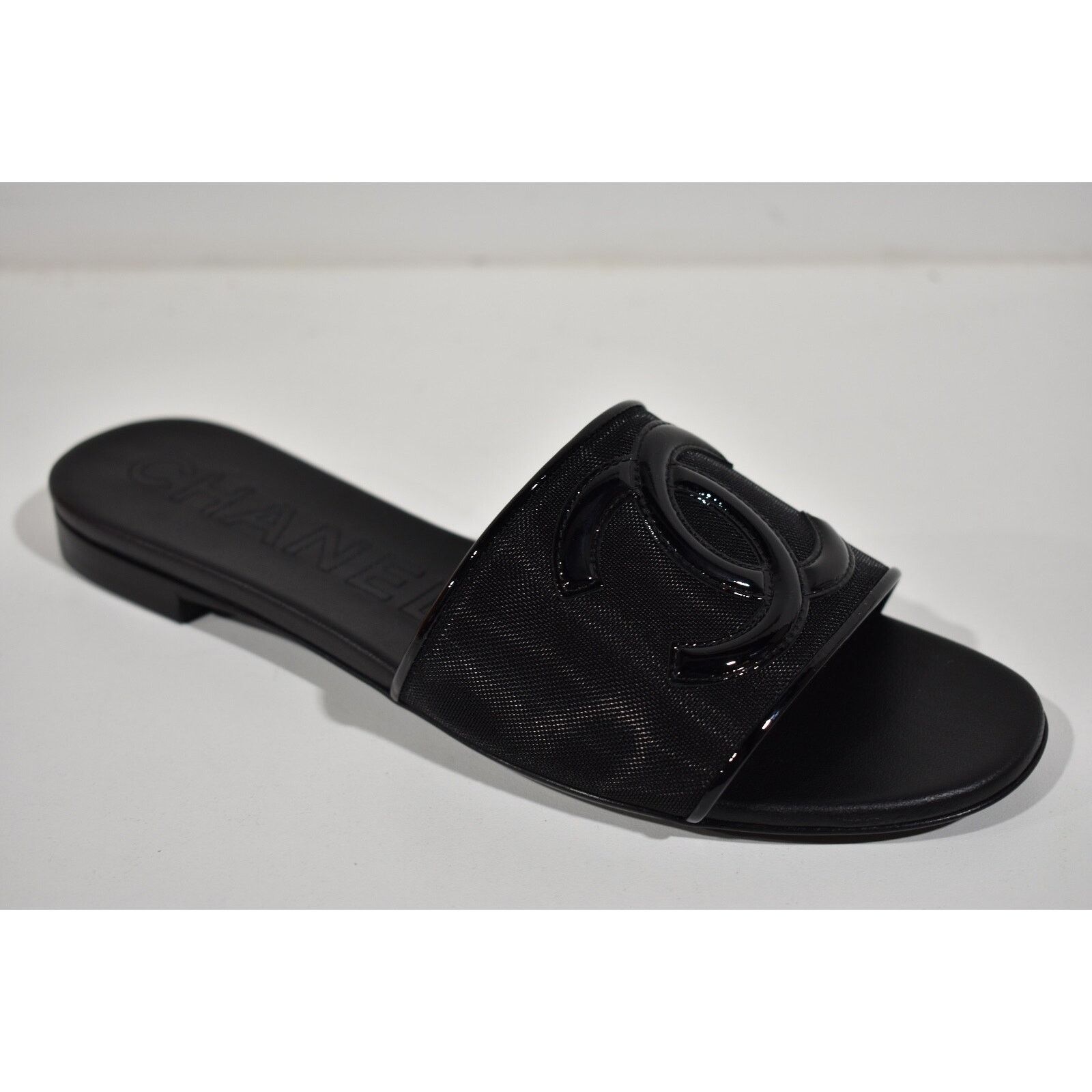 Chanel Chanel 23P Black Mesh Patent Leather CC Logo Slide Sandal Size US 8 / IT 38 - 4 Thumbnail
