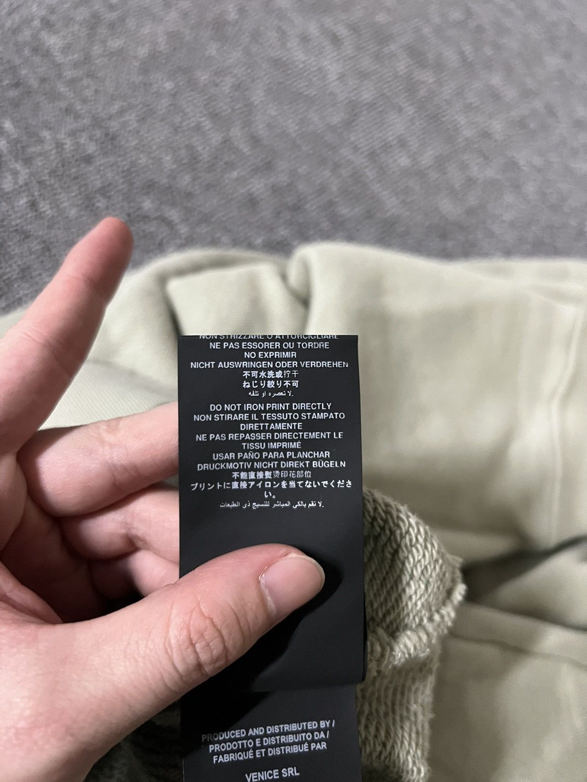 Palm Angels 「retail💲595」Brand new palm angels x smiley juggler crewneck Size US M / EU 48-50 / 2 - 15 Thumbnail