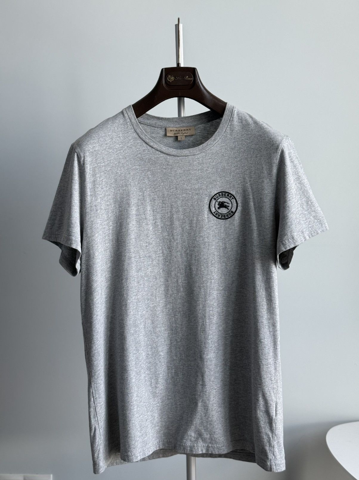 Burberry Burberry London England Grey Cotton T-Shirt Logo Patch Size US L / EU 52-54 / 3 - 3 Thumbnail