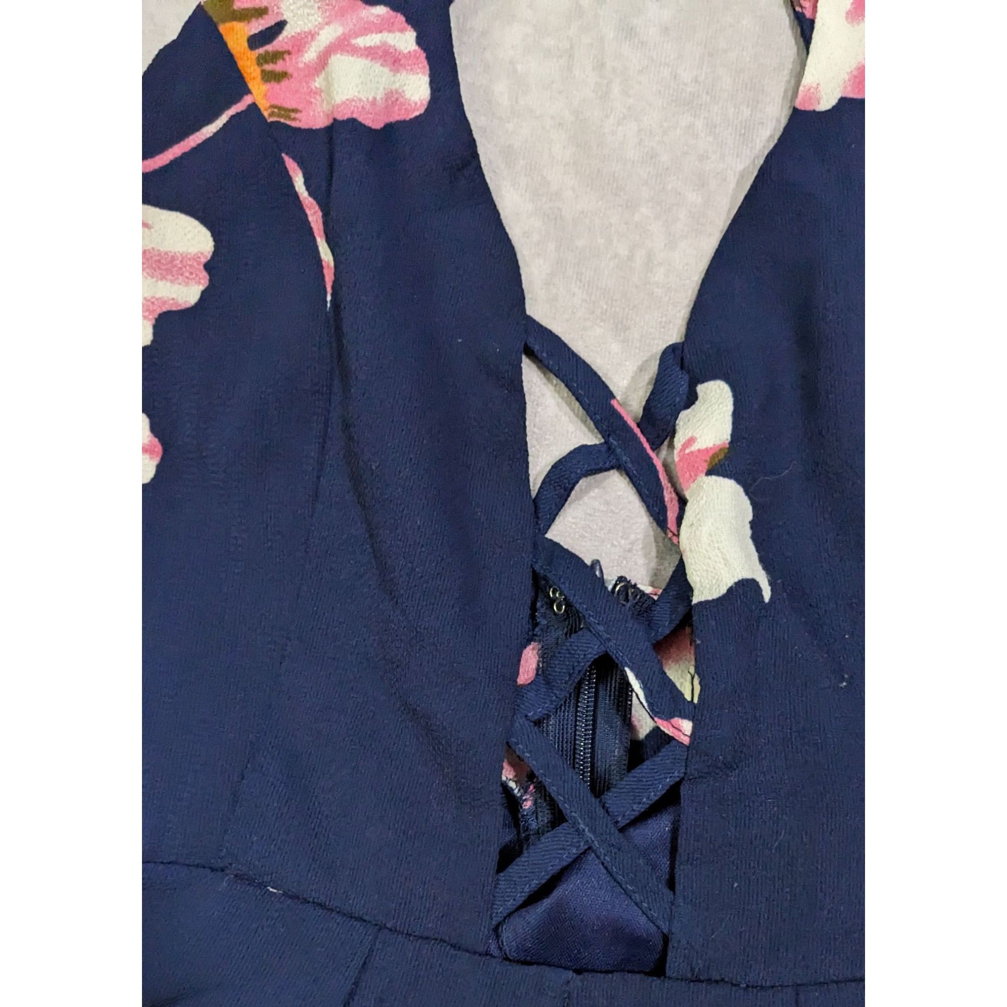 Other Coquette Beachy Navy Floral Summer Romper by Solaris Size 28" / US 6 / IT 42 - 8 Thumbnail