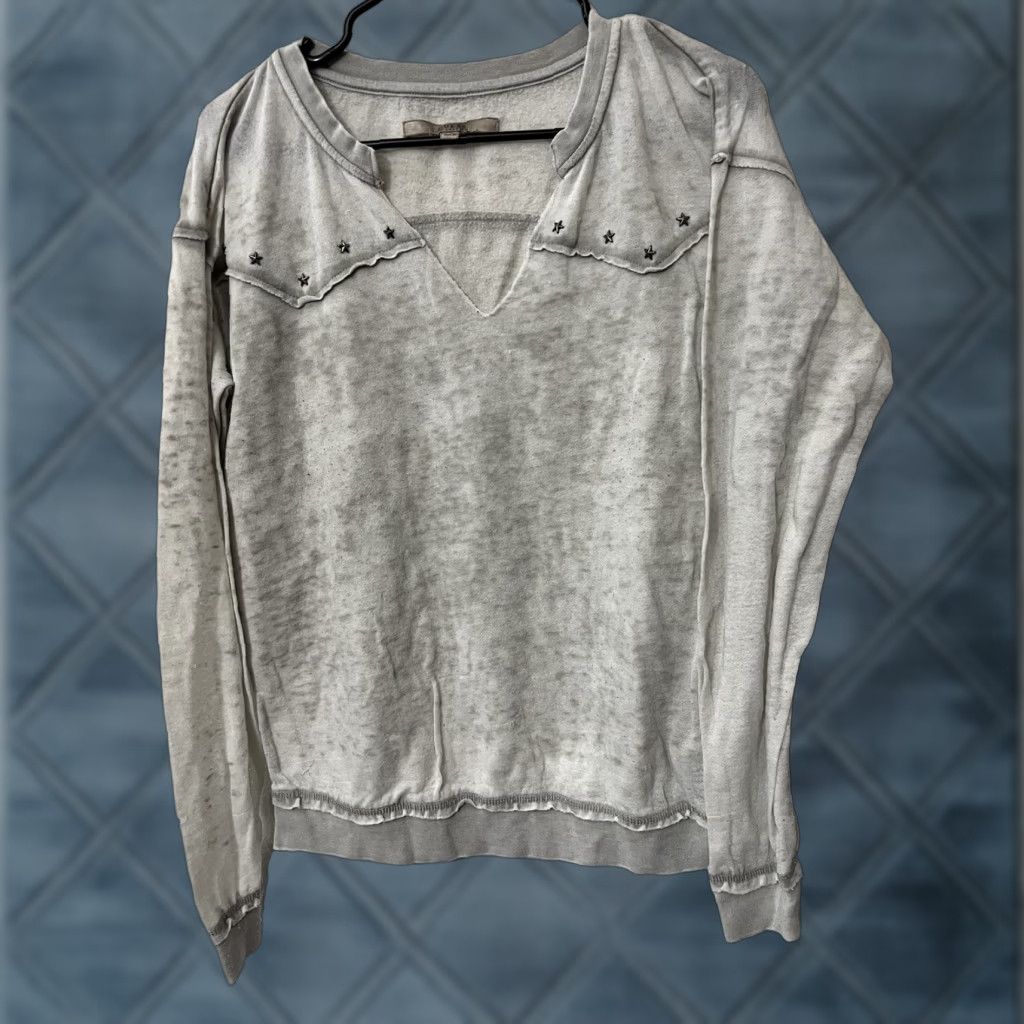 Guess VINTAGE G By GUESS Women Sweater M Gray Logo Long Sleeve V Neck Patch Shoulder Pullover Knit Casual Size M / US 6-8 / IT 42-44 - 1 Thumbnail