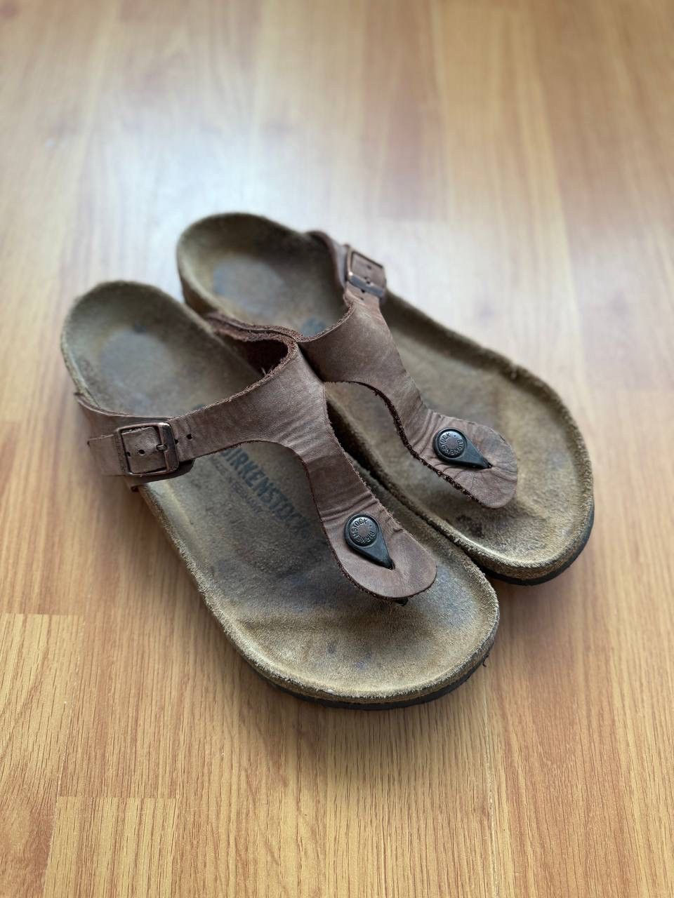 Birkenstock Vintage Birkenstock Leather Toe Thong Flip Flop Sandals Size US 10 / IT 40 - 2 Thumbnail