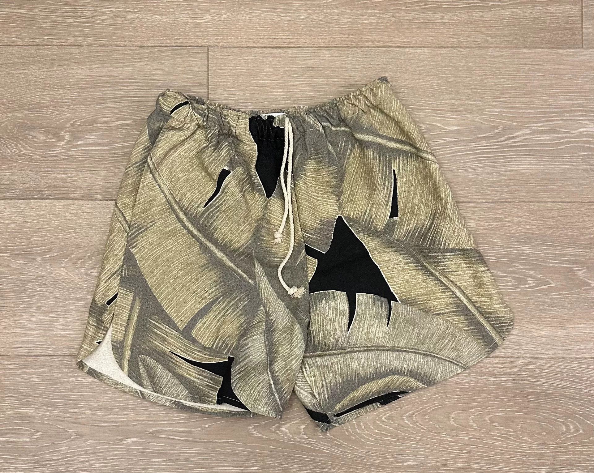 Jungle Gurl JungleGurl Floral Shorts for Women Size 28" / US 6 / IT 42 - 1 Thumbnail