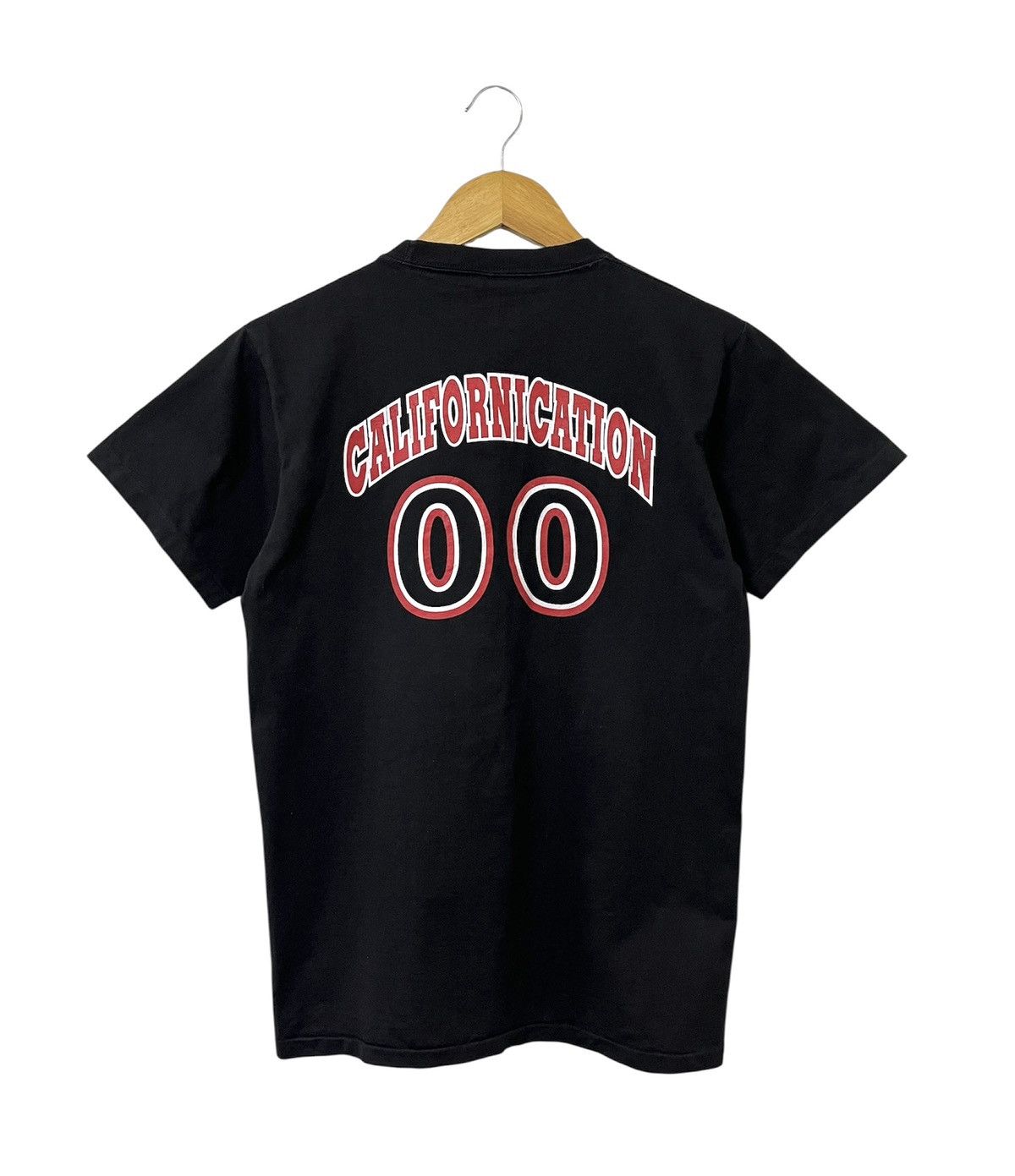 Band Tees VINTAGE 90s RED HOT CHILI PEPPERS CALIFORNICATION BAND TEE Size US M / EU 48-50 / 2 - 9 Thumbnail