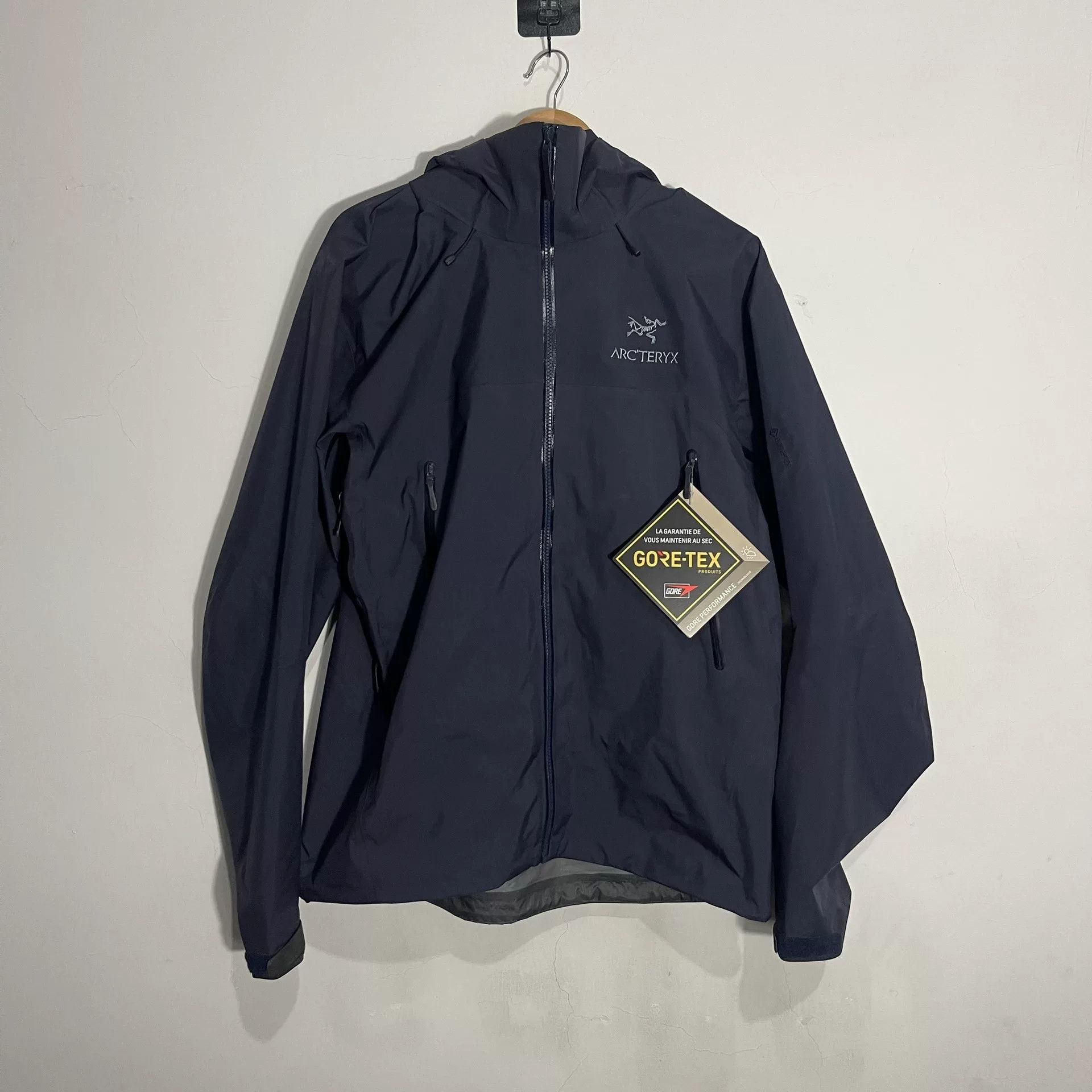Arc'teryx Arcteryx BETA AR GORE-TEX Pro Jacket Size US L / EU 52-54 / 3 - 1 Thumbnail