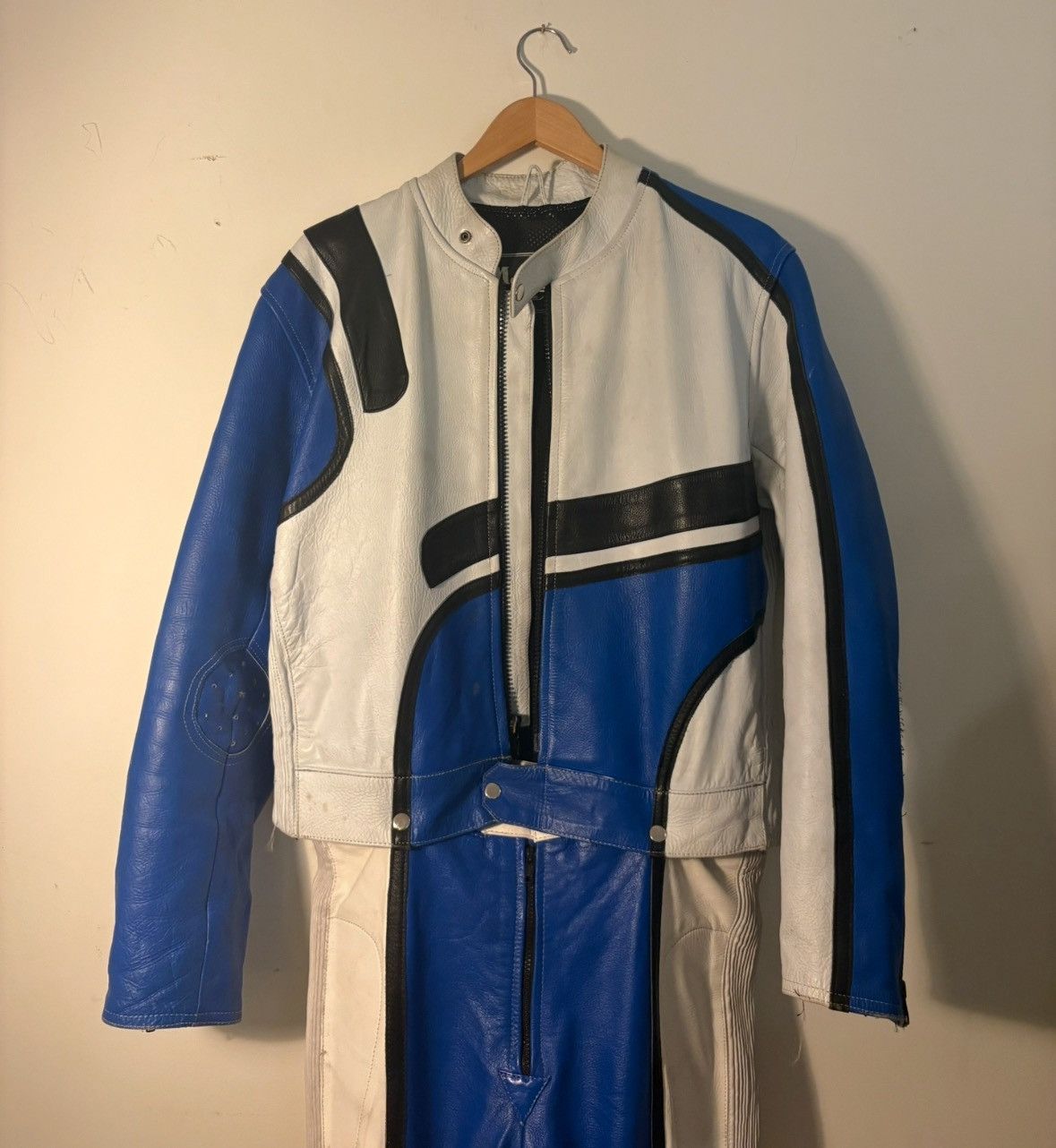 Leather Motorcycle Racing Suit Vintage Size US L / EU 52-54 / 3 - 1 Thumbnail