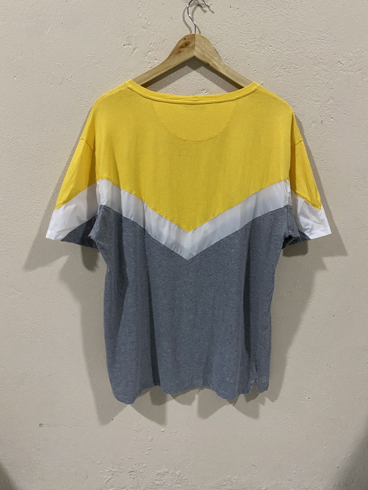Valentino Valentino Tricolor Tee Size US XL / EU 56 / 4 - 2 Thumbnail