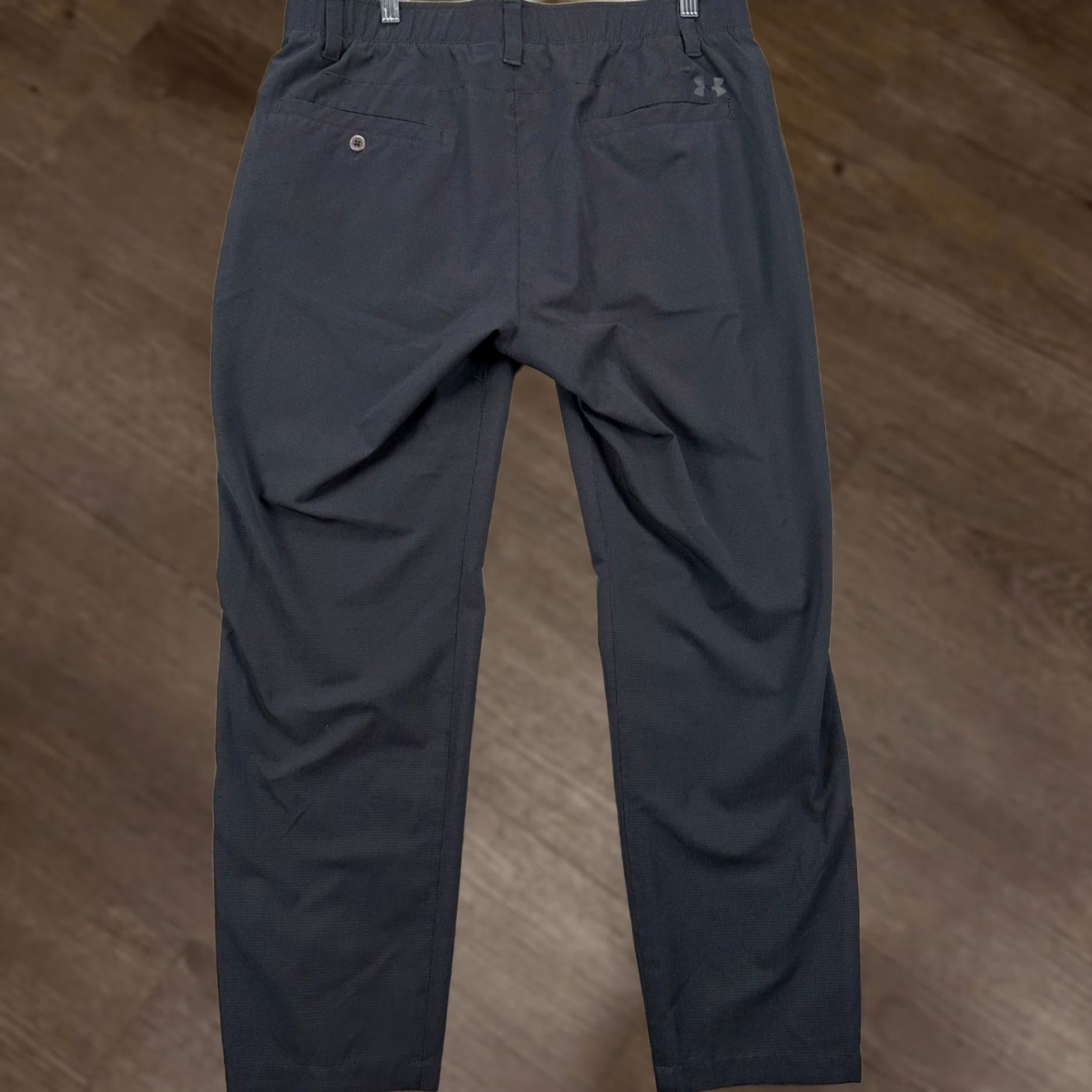 Under Armour Under Armour Mens Golf Pants Loose Fit Black 36x32 Polyester Blend Breathable Pockets Elastic Waistband EUC Size US 36 / EU 52 - 1 Thumbnail