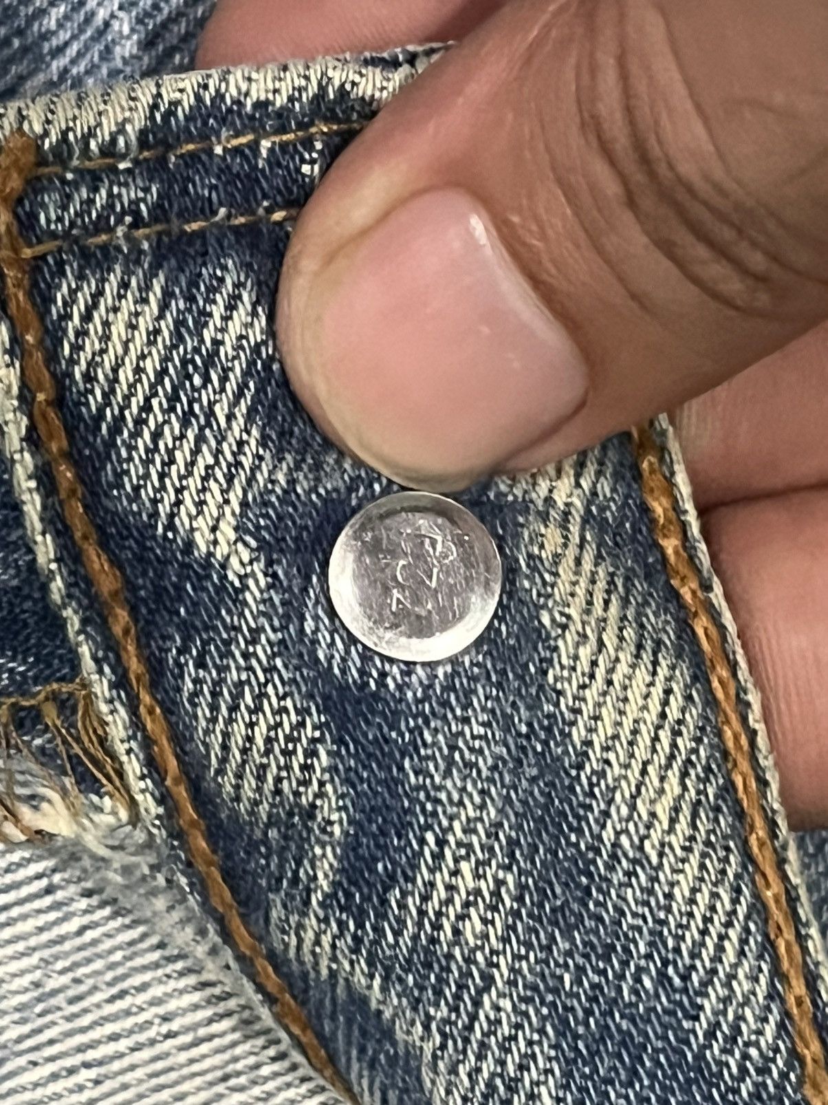 Levi's Vintage 90s Levi’s 501 Blue Wash Button Fly Distressed Jeans Size US 36 / EU 52 - 7 Thumbnail