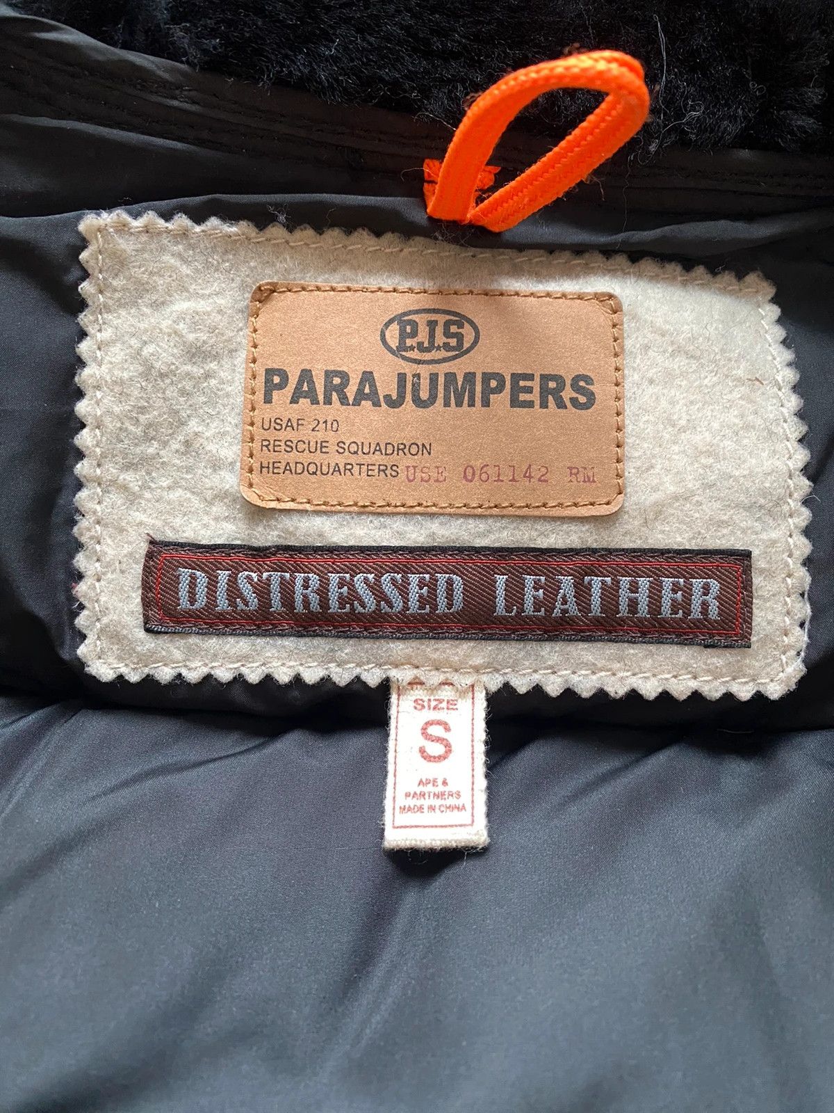 Parajumpers distressed leather parajumpers puffer jacket down feather Size S / US 4 / IT 40 - 11 Thumbnail