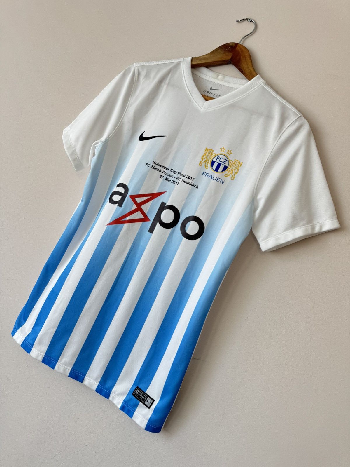 Nike FC Zurich Frauen 2017-2018 Cup Final Jersey Soccer Shirt Kit Size US S / EU 44-46 / 1 - 3 Thumbnail