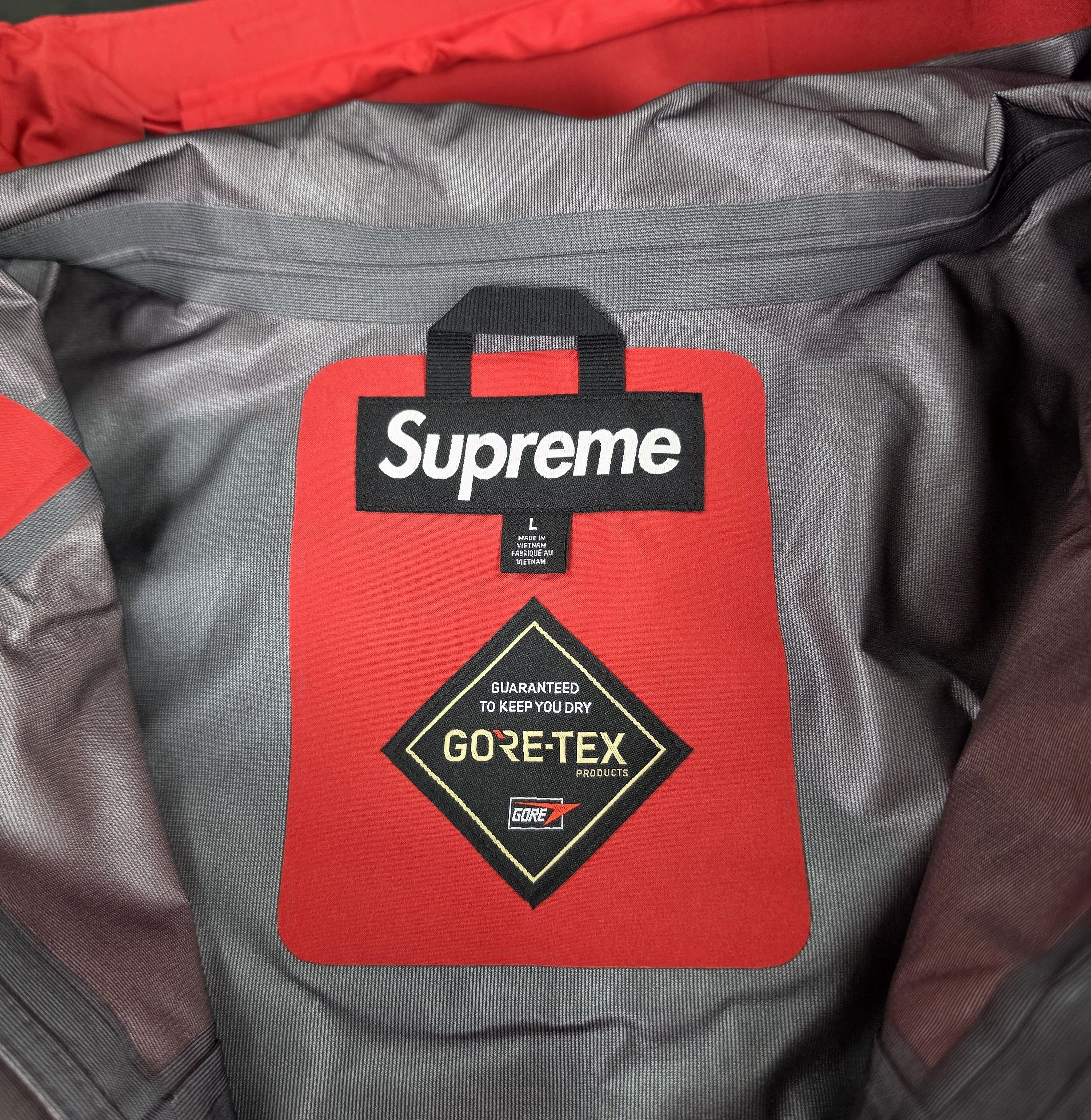 Supreme Supreme GORE-TEX Ghostface Shell Jacket Red SS26 BRAND NEW Size US L / EU 52-54 / 3 - 6 Thumbnail