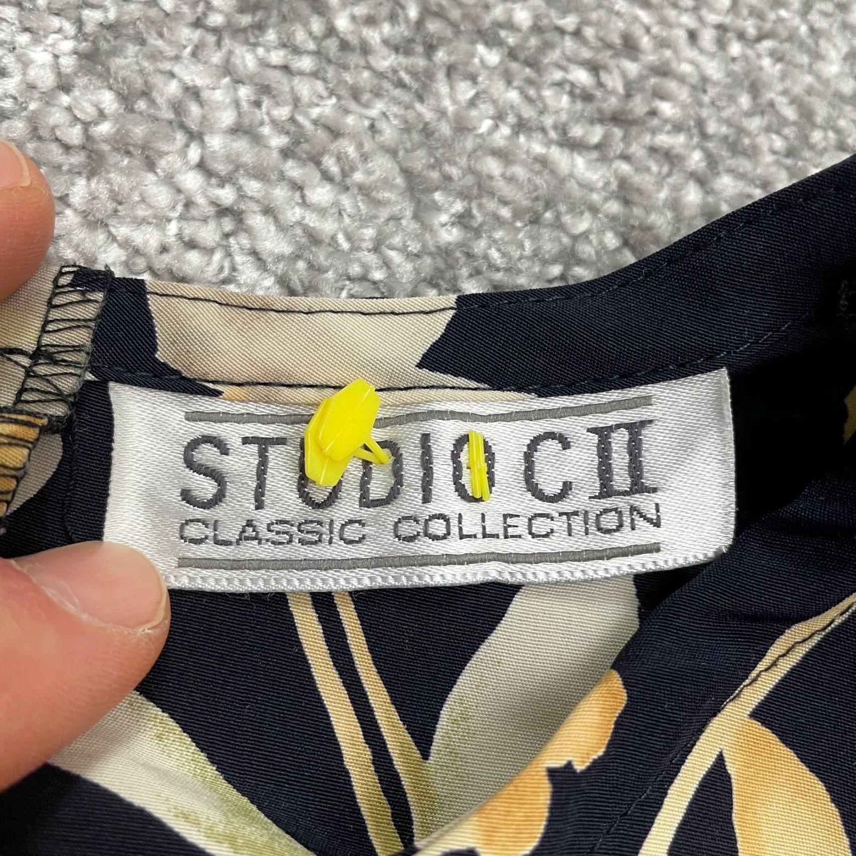 Vintage Studio C II Classic Floral Blouse Womens 24 Black Crew Neck Short Sleeve Top Size 4XL / US 24-26 - 6 Thumbnail