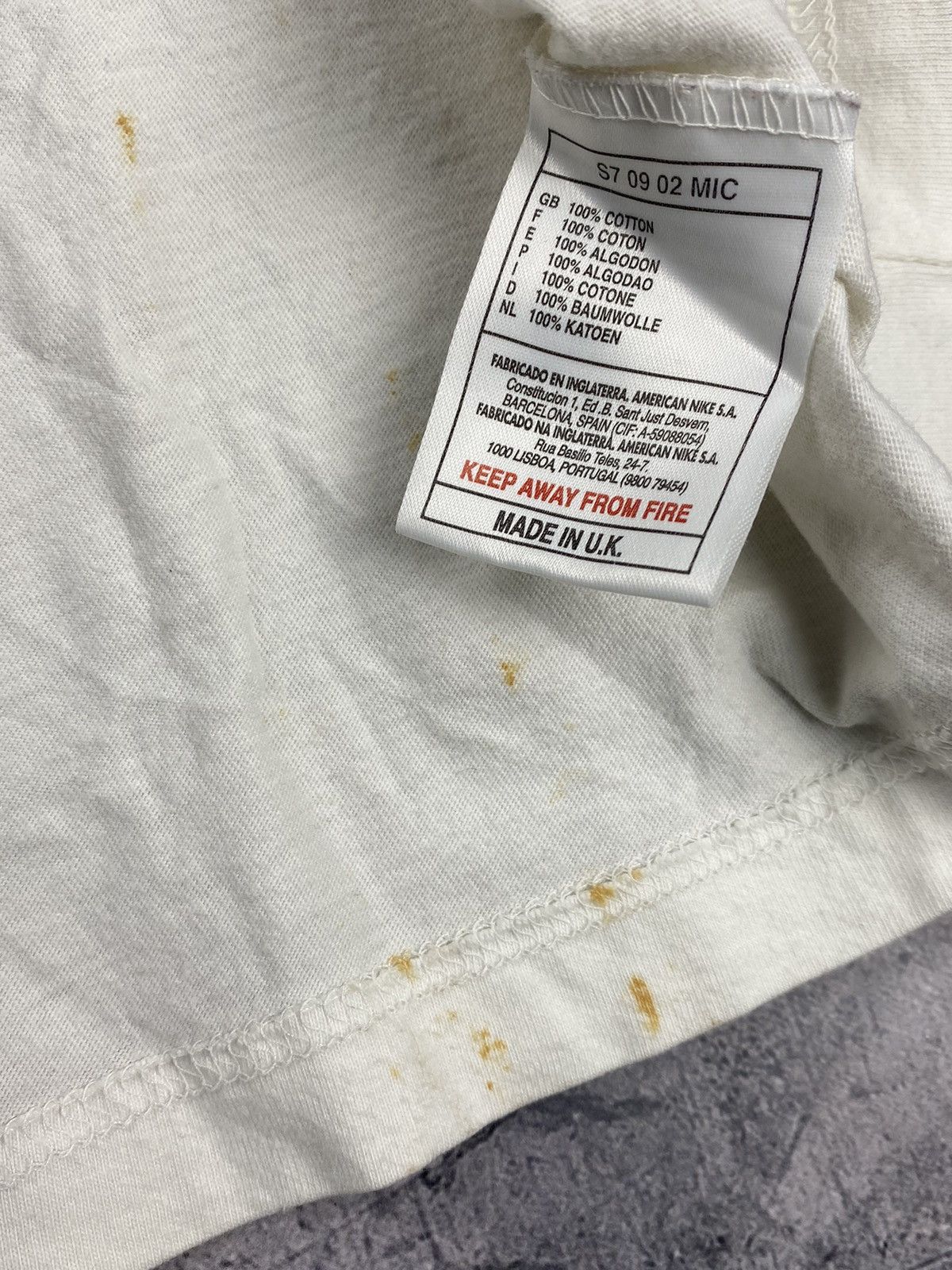 Nike × Vintage Vintage Nike Logo Minimal Swoosh Tee Size L Size US L / EU 52-54 / 3 - 10 Thumbnail
